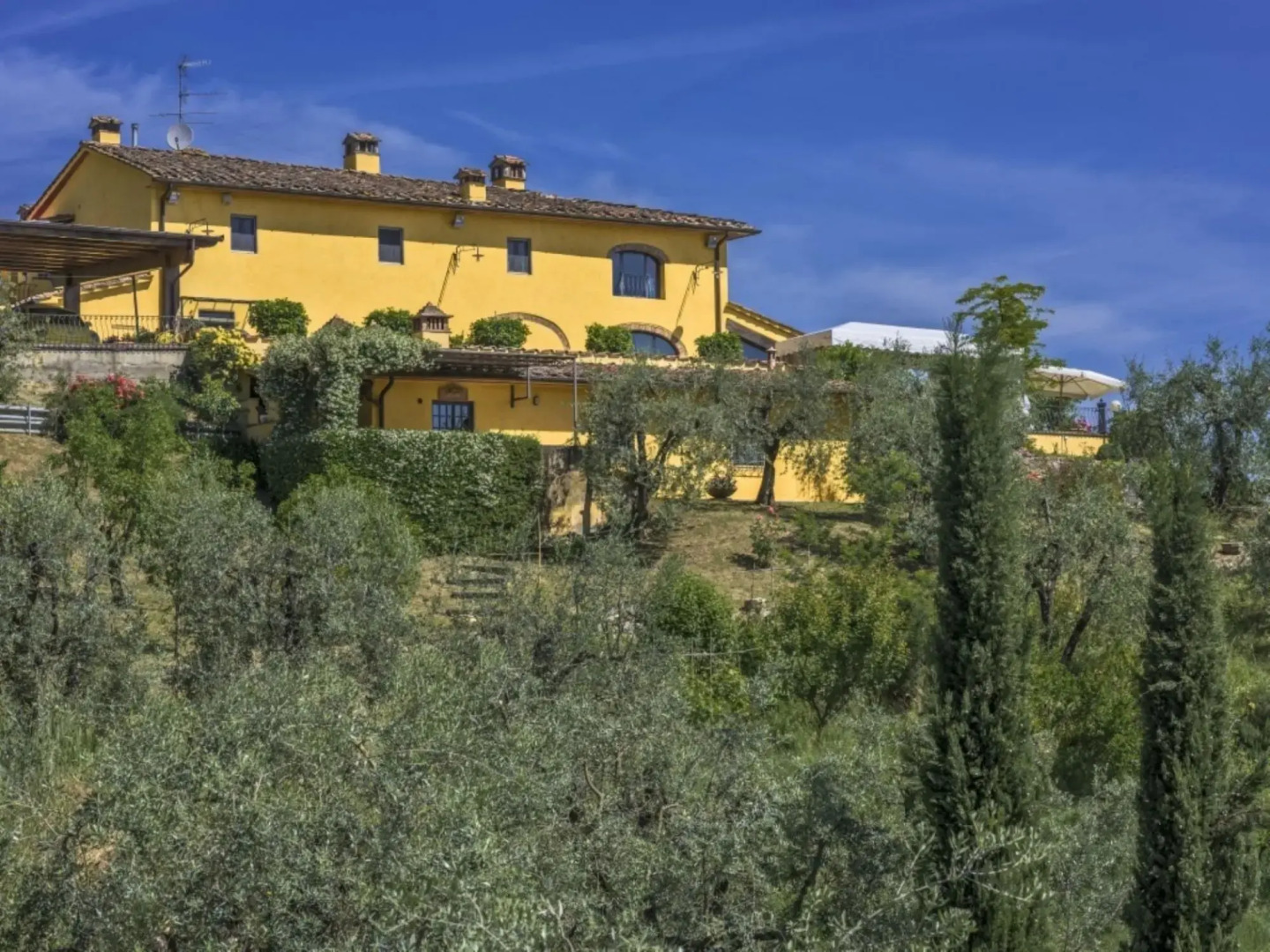 Magnificent Villa in the Countryside Near Pistoia Pool Airco Bbq-villa Lucente