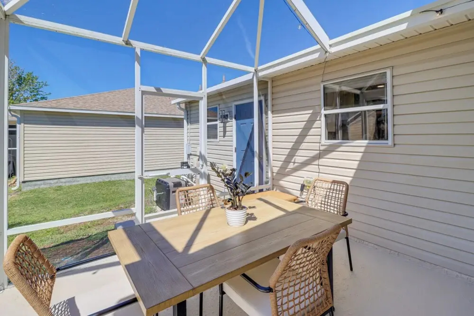 Renovated Home in The Villages w/ Lanai, Golf Cart