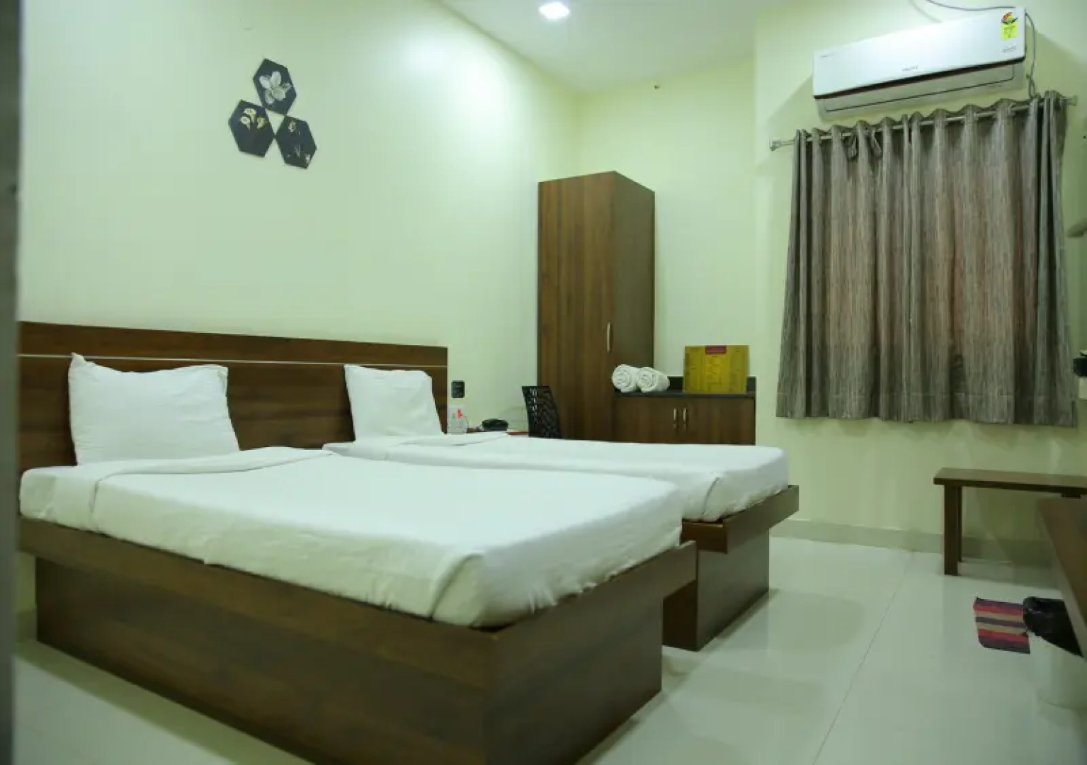 Hotel Maruthi Inn