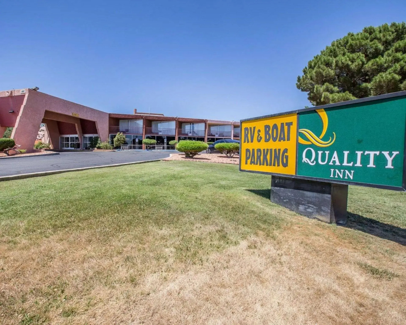 Quality Inn View of Lake Powell - Page