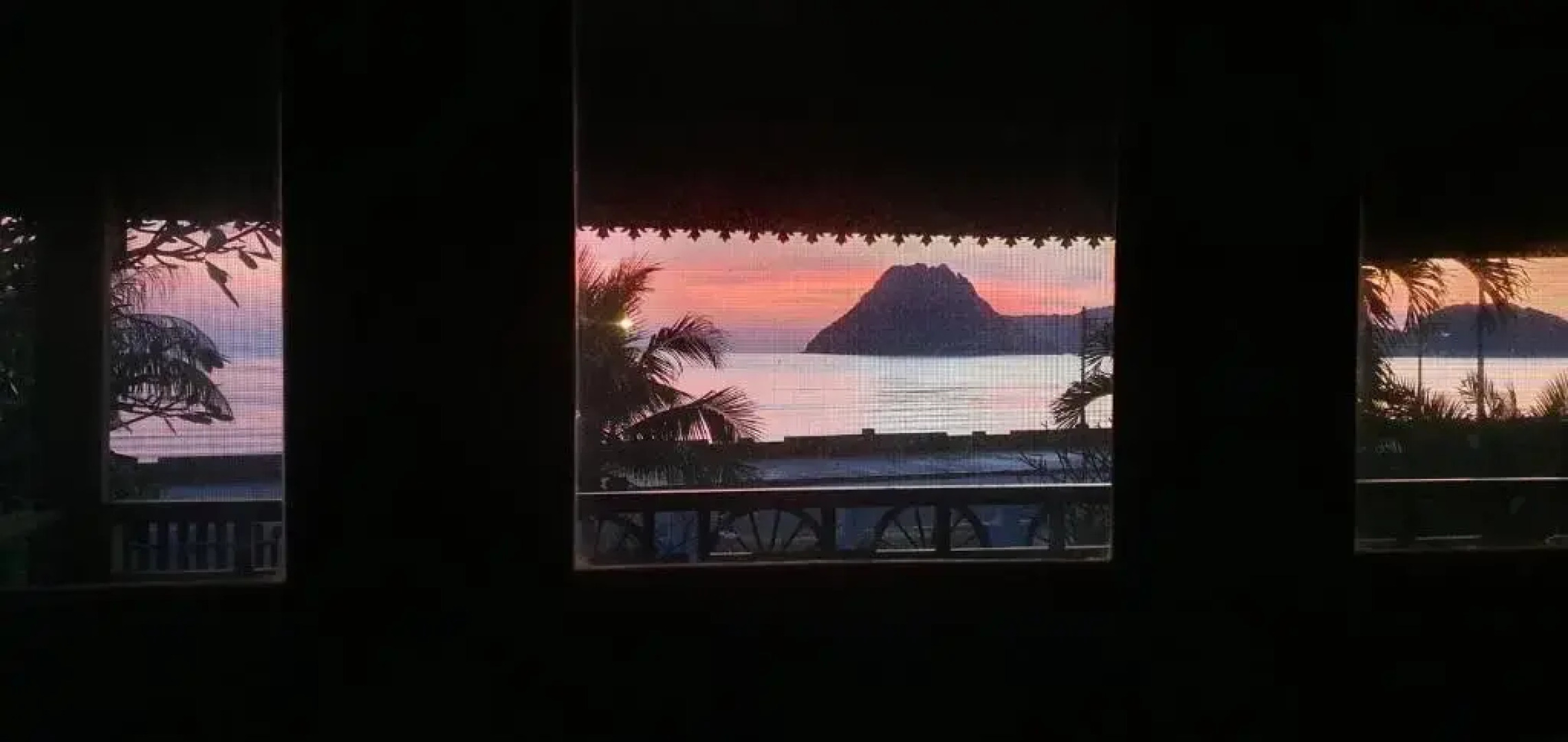 SeeSea Thai wooden house on beachfront