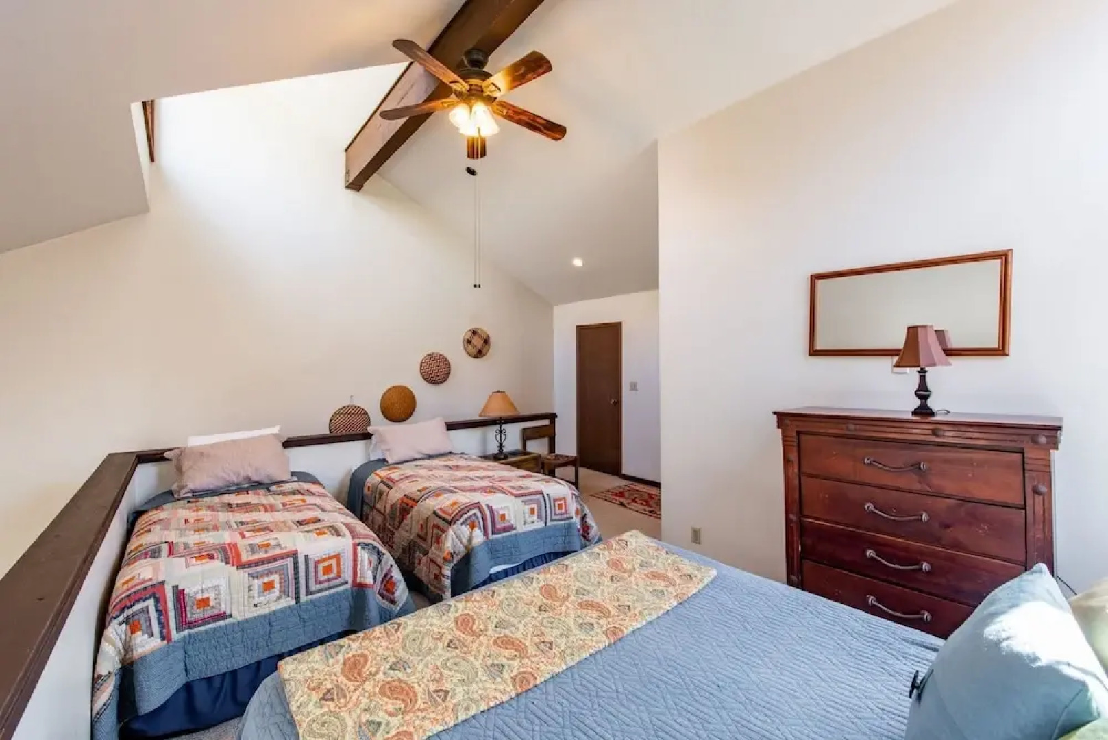 Three Kings Condo Near the Lifts by RedAwning