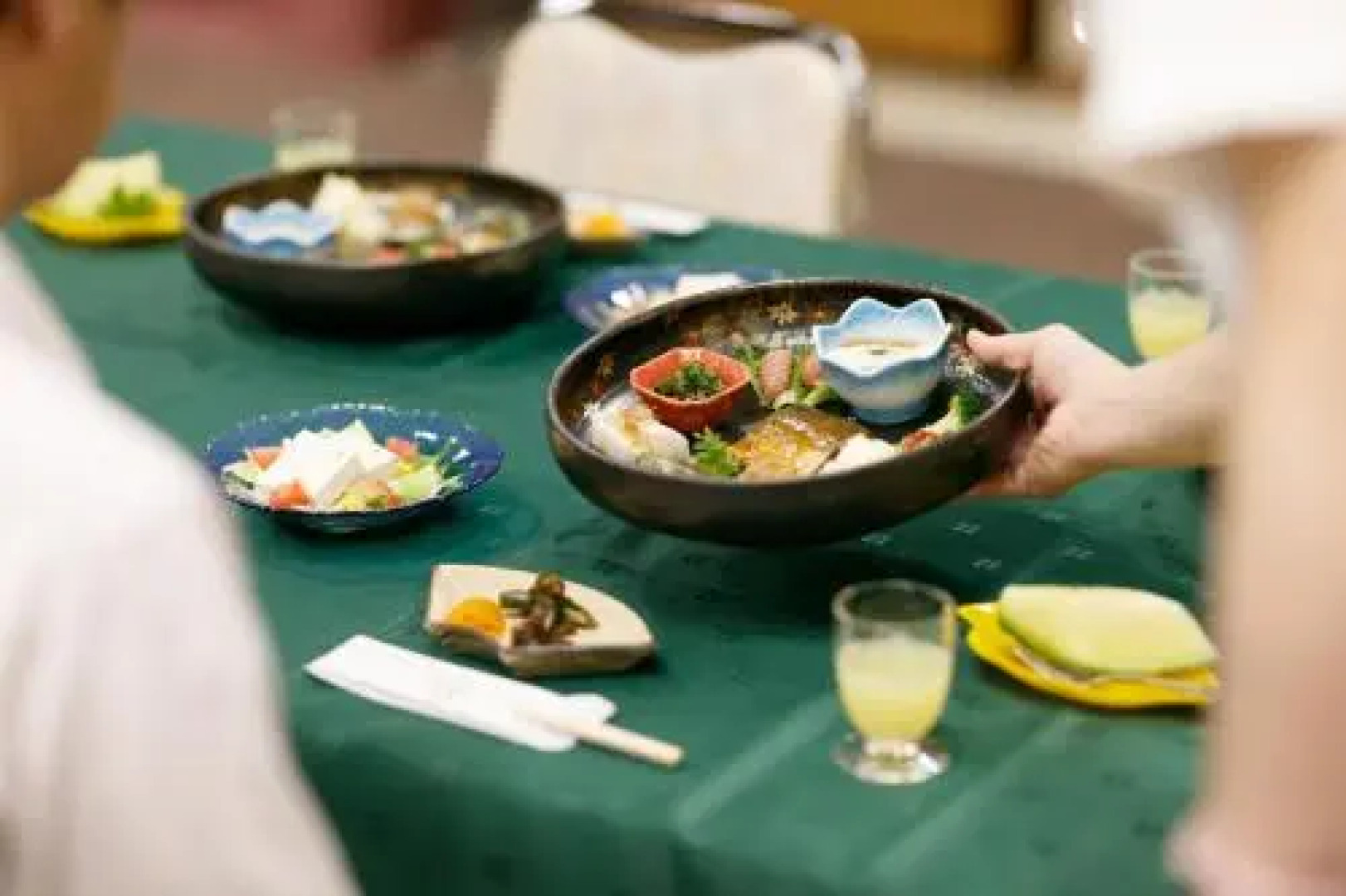 Plum Irregularity Inn Bush Warbler Bower