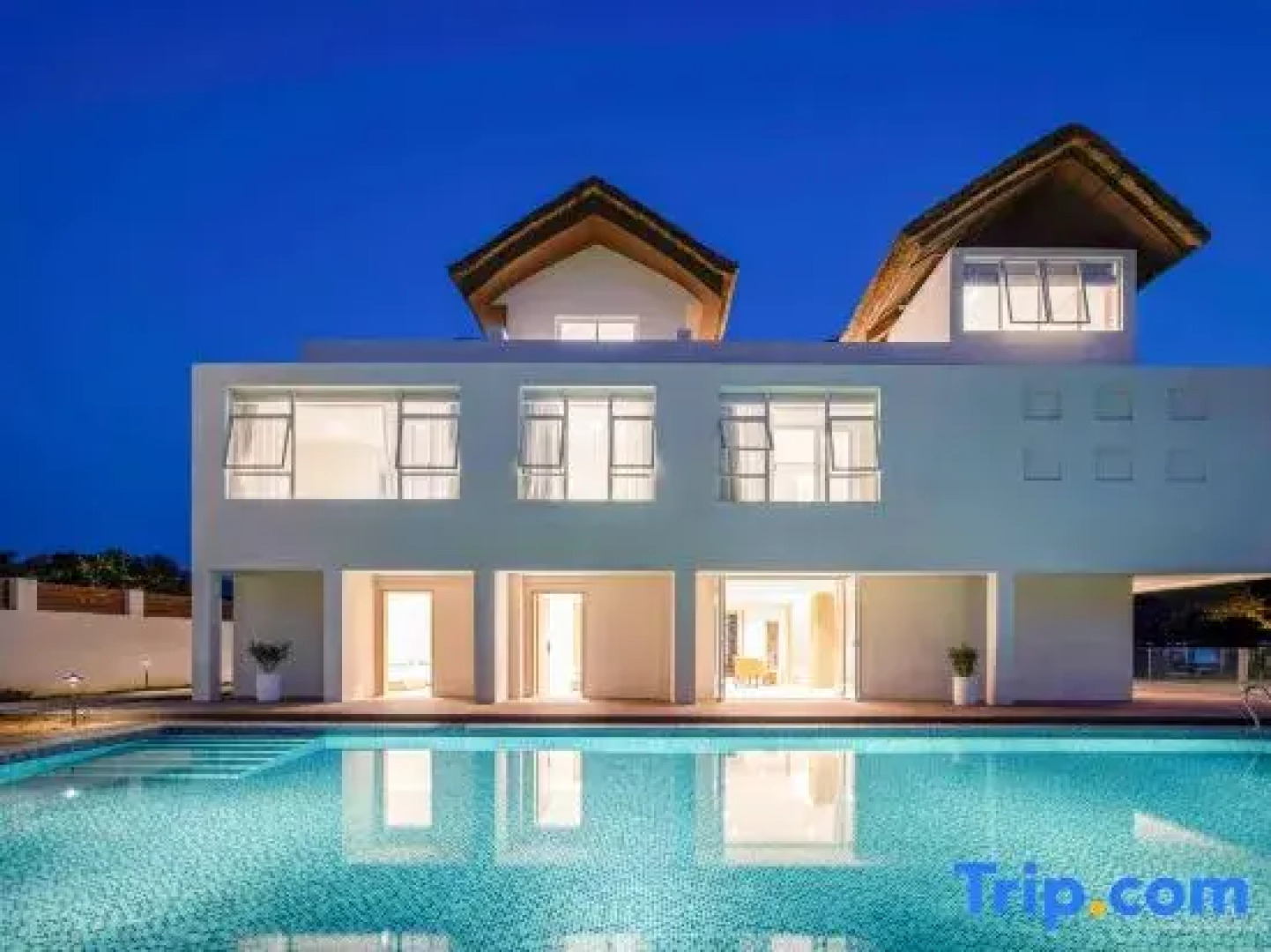 Blonsay Tropical Rainforest Resort Hotel