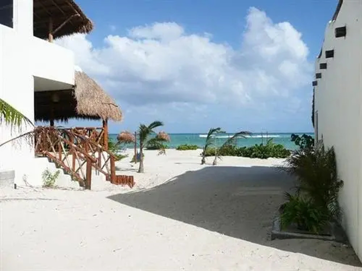 Almaplena Eco Beach Resort