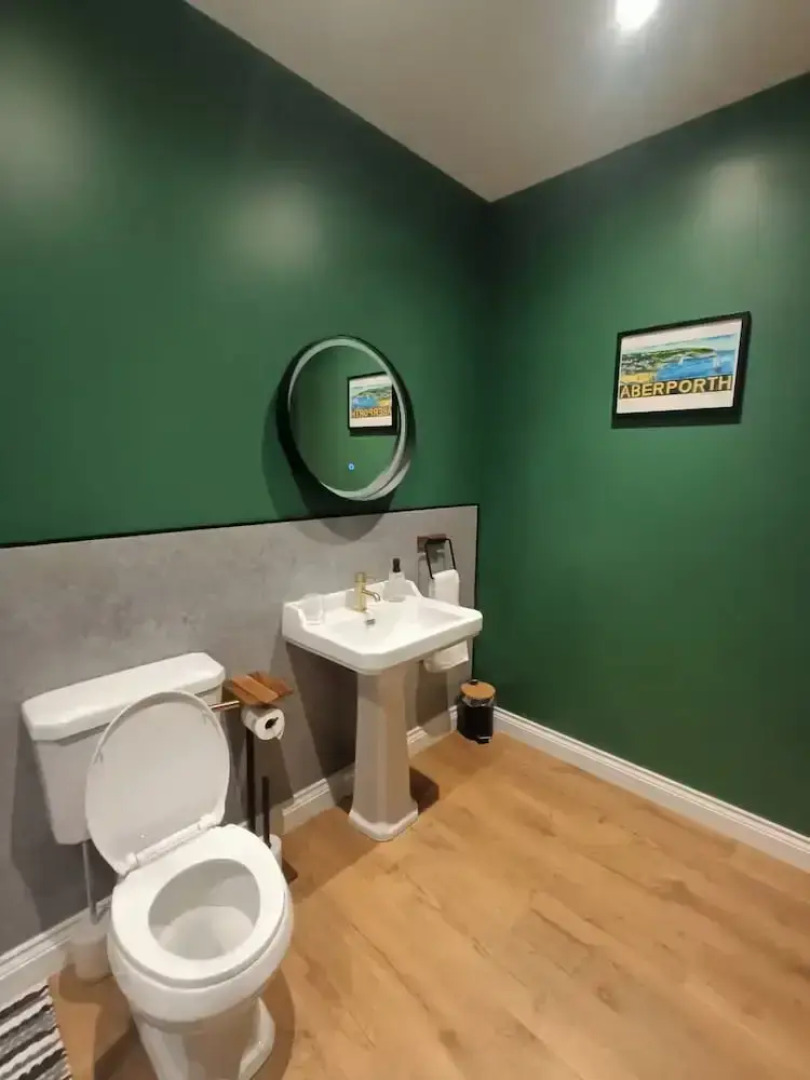 2-bed Coastal Cottage - Sleeps 4 - Pet Friendly