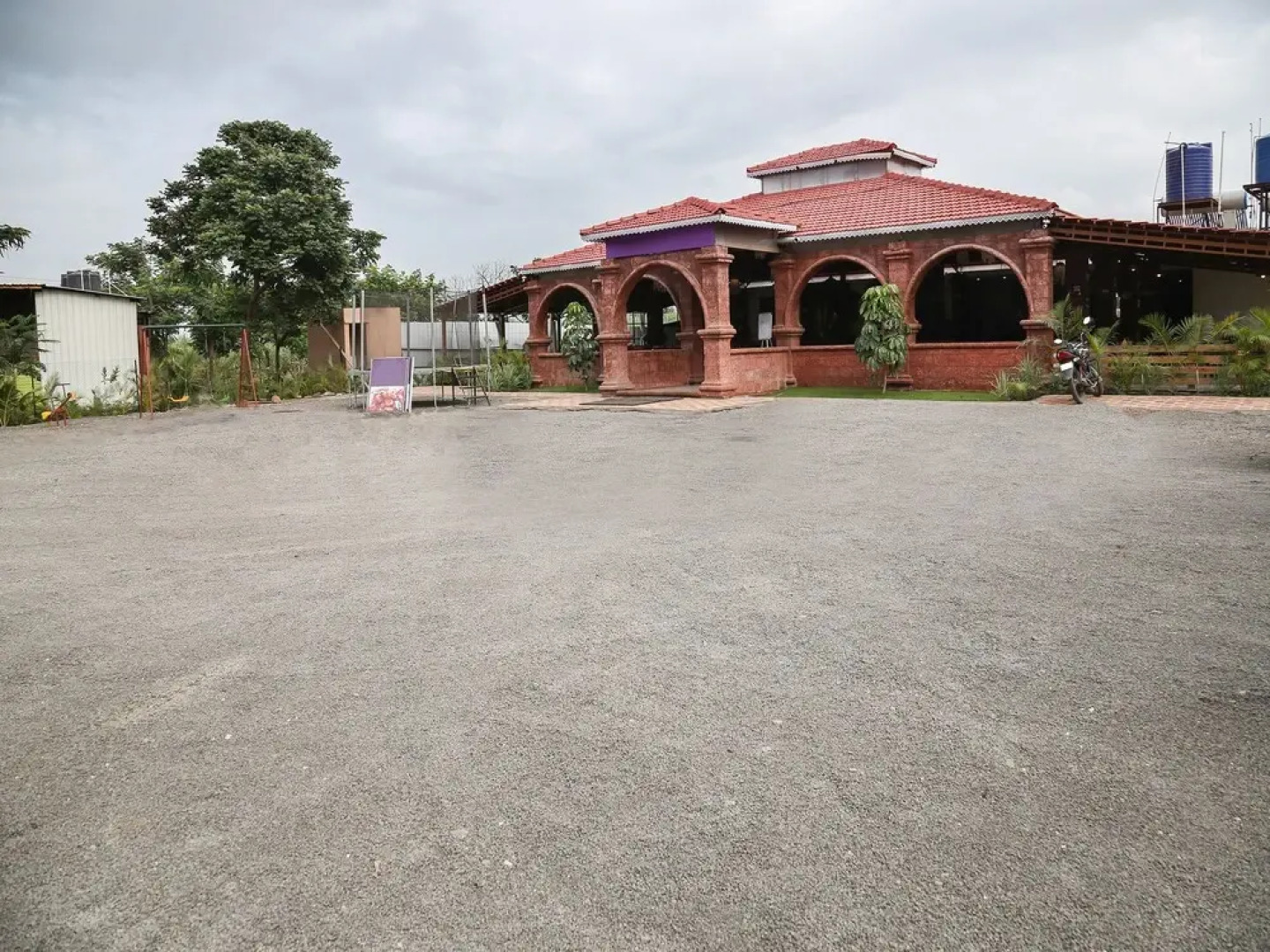 OYO 16138 Raj Palace