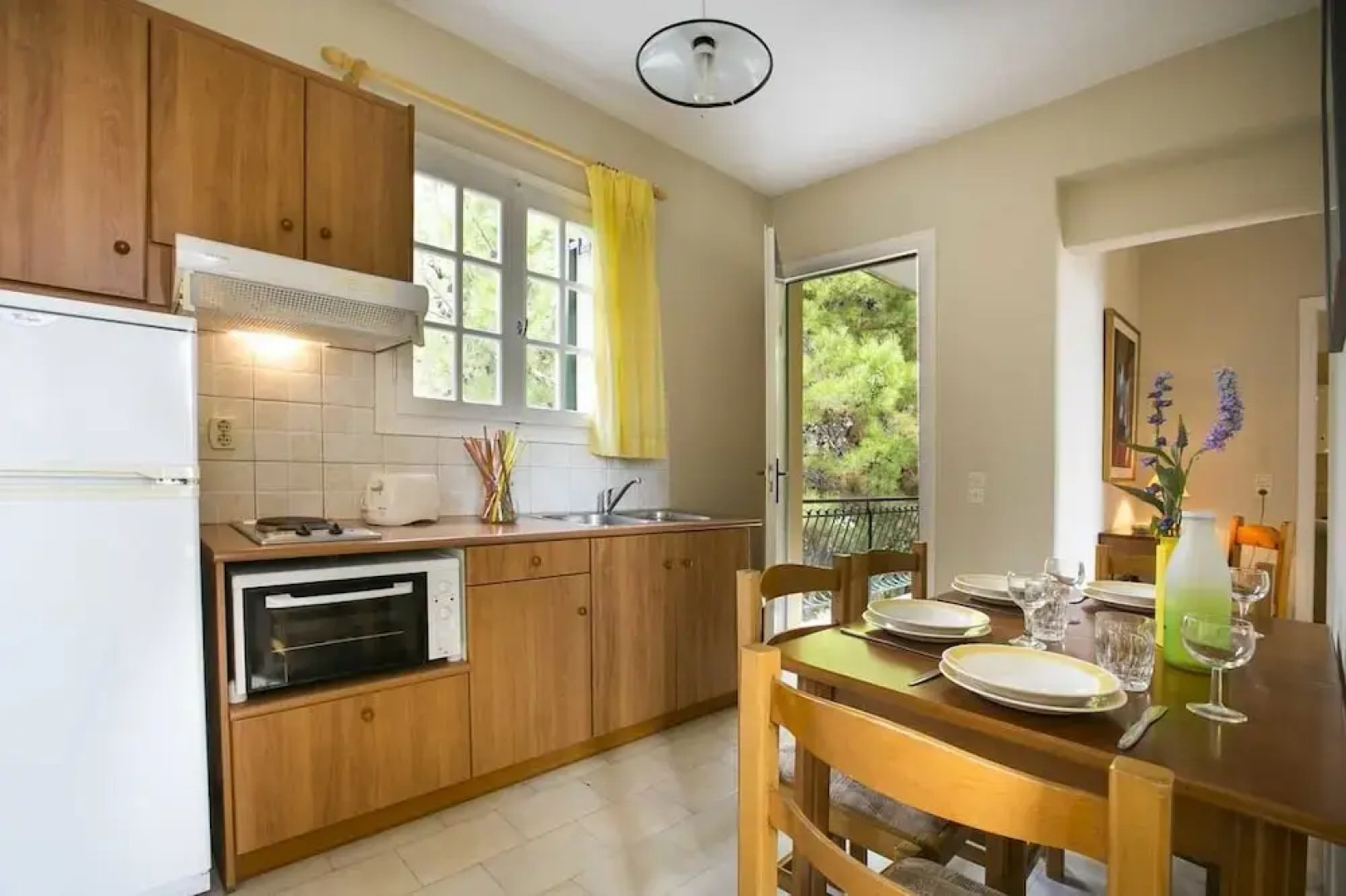 Irena Studios And Apartments