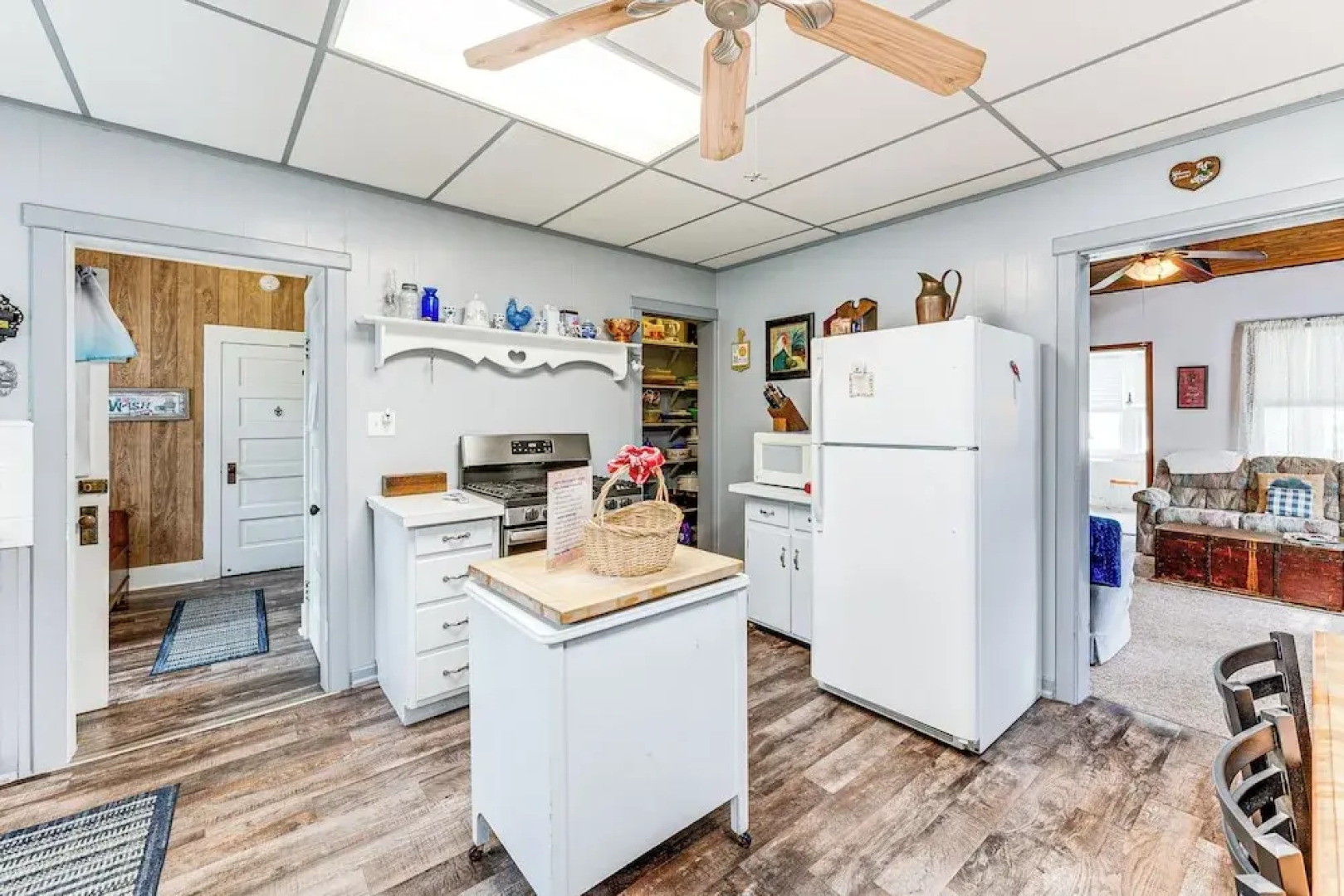 Twin Lakes Cottage: Walk to Elizabeth Lake!