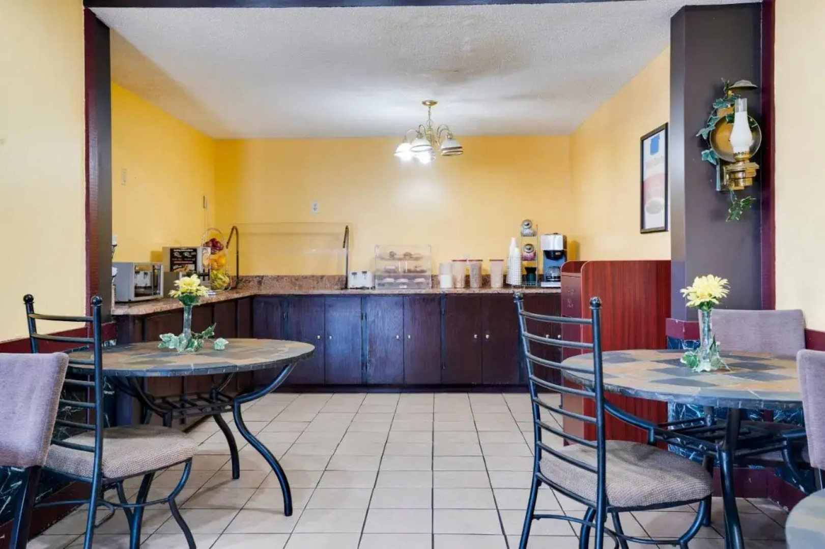 Days Inn Fayetteville/Wade-North of Ft Bragg I-95/Exit 58