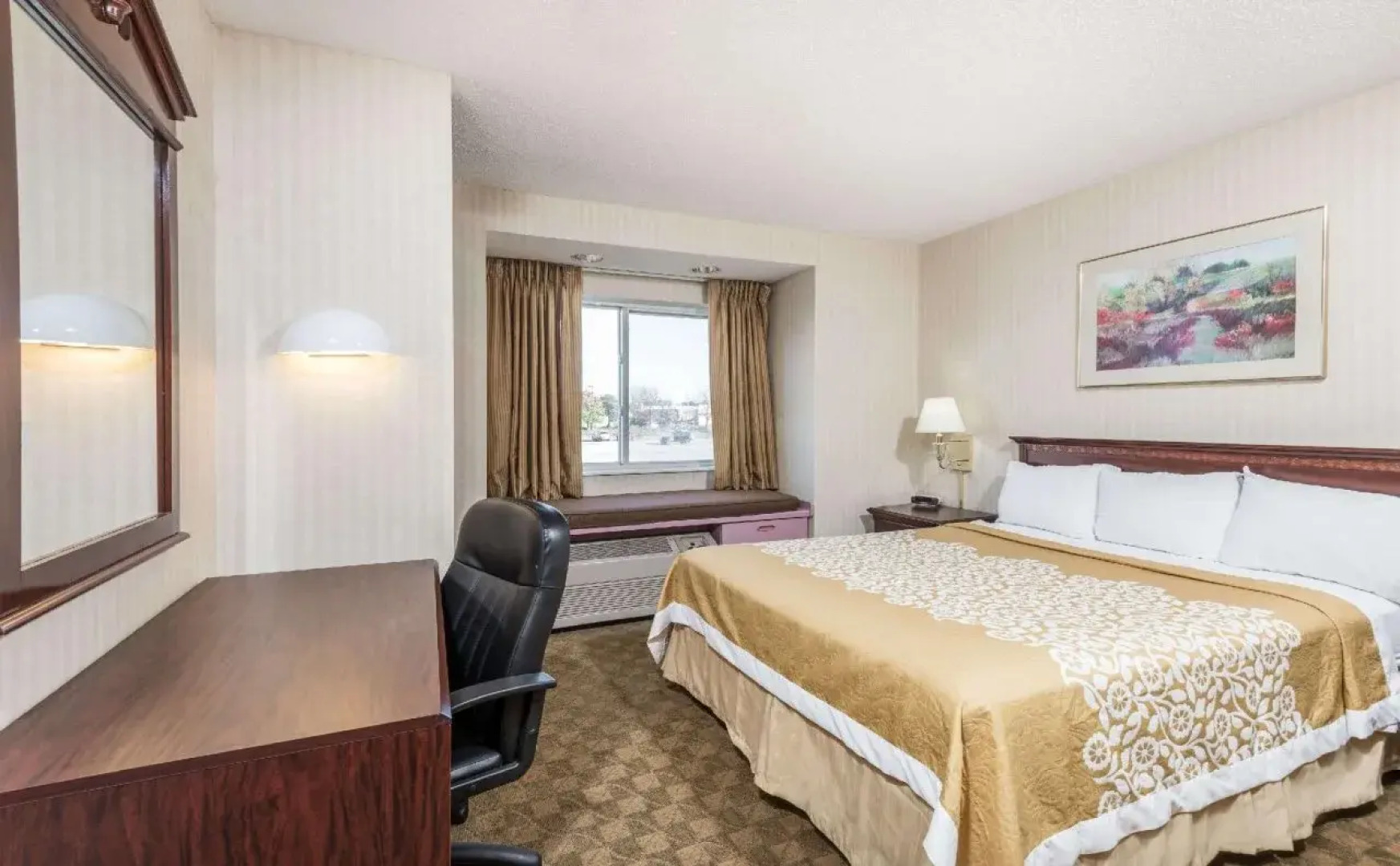 Days Inn & Suites by Wyndham Boardman