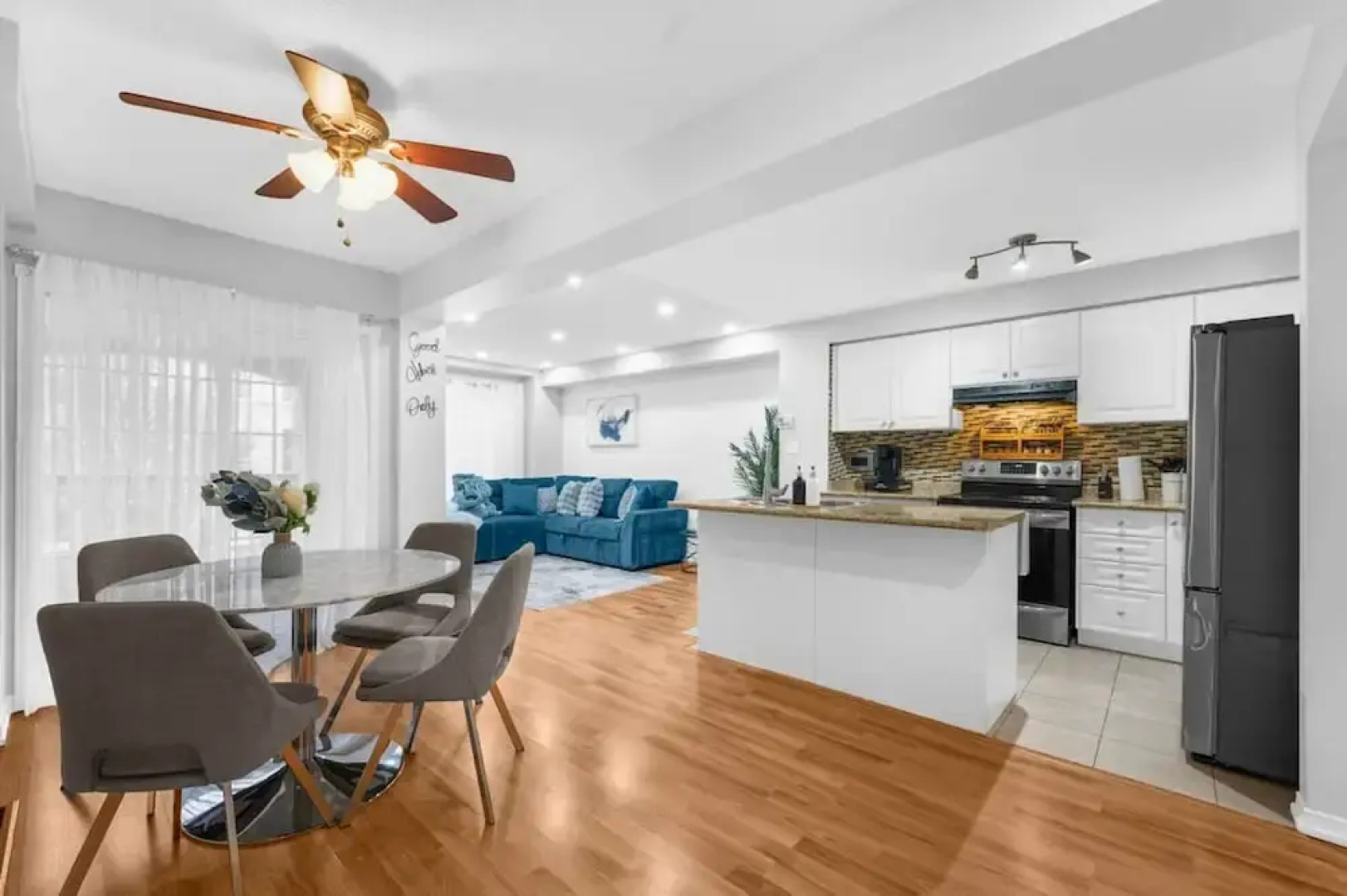 Chic 2BR House Newly Renovated Central Spot