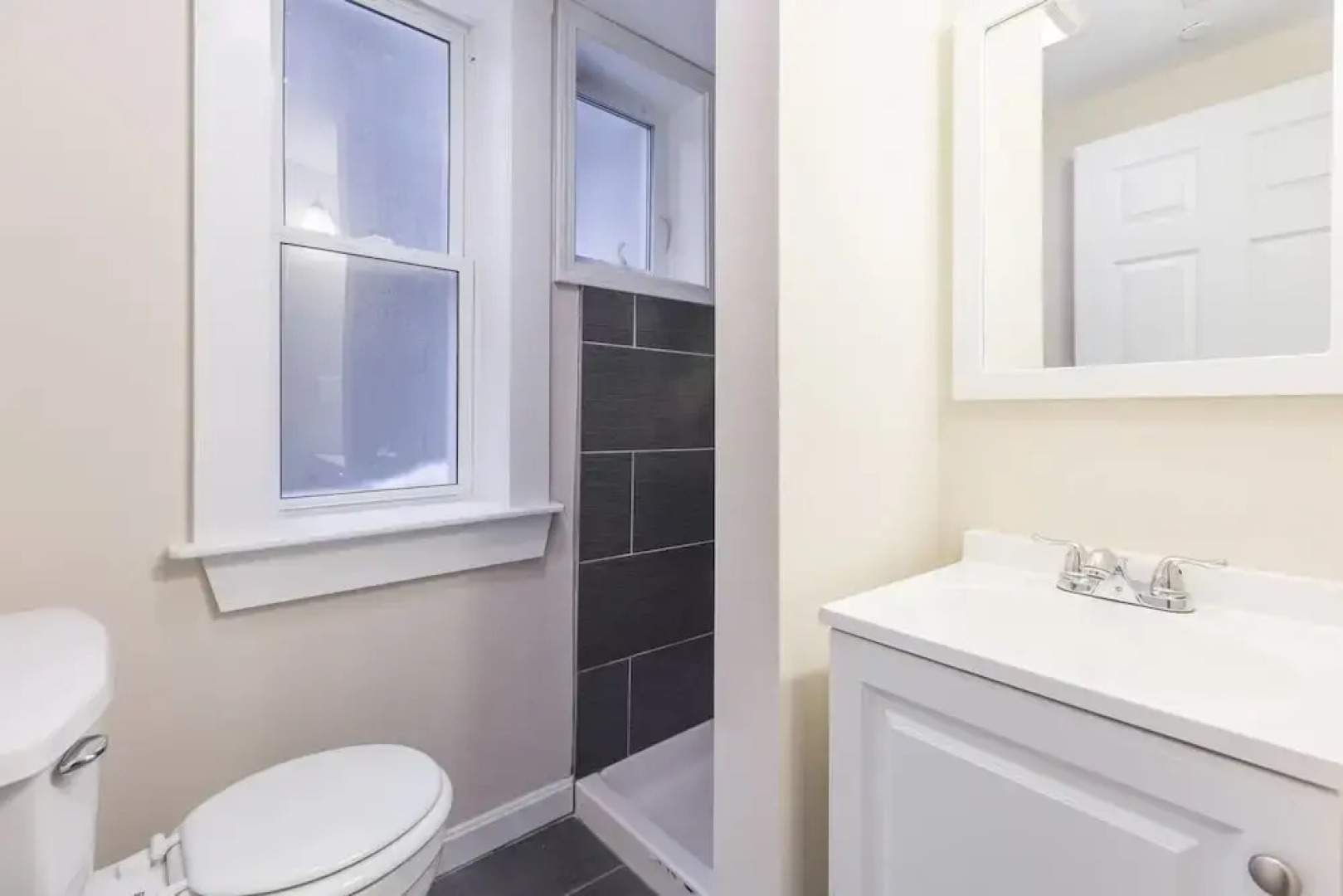 Superb 3br/2ba Apt in North End by Domio