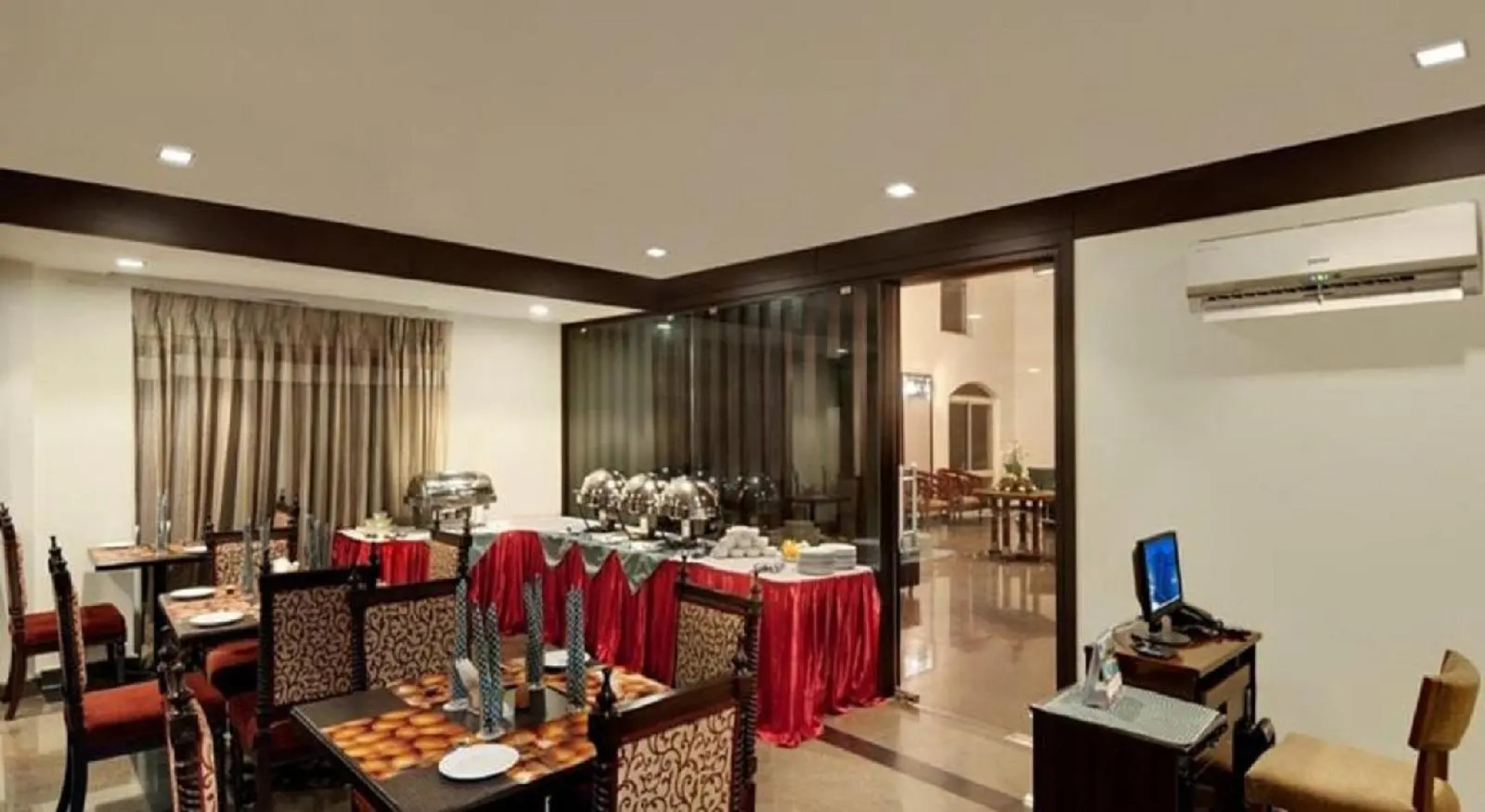 The Golden Suites & Spa