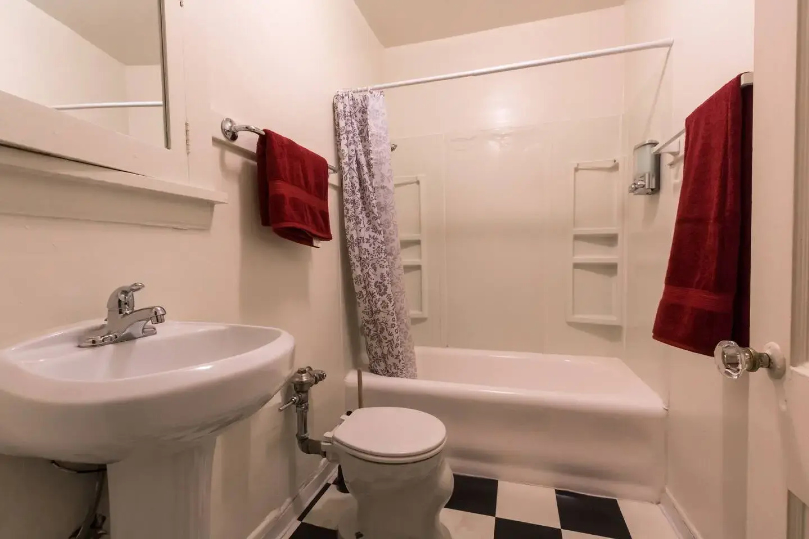 Downtown Historic Condo With Long Term Stay Discounts!