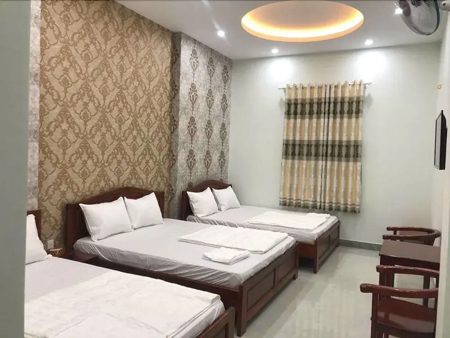 Khách Sạn Bảy Tâm - Khách Sạn Gần Dinh Thầy Thím