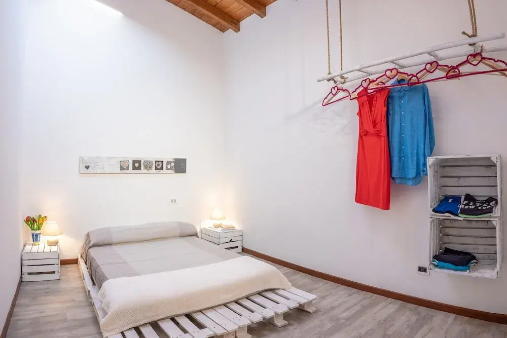 La Luna nel Lago Lake View Garden