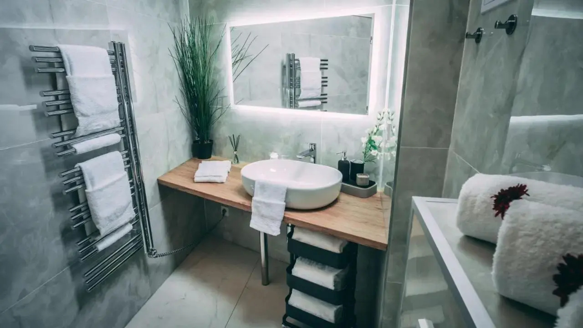 Luxury Oasis, Sauna, AC and Free Parking