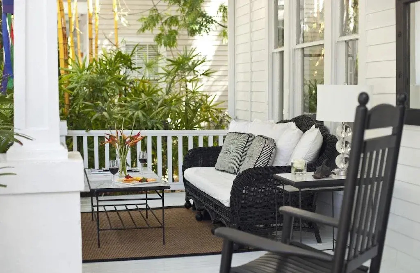 Alexander's Guesthouse - Adults Only