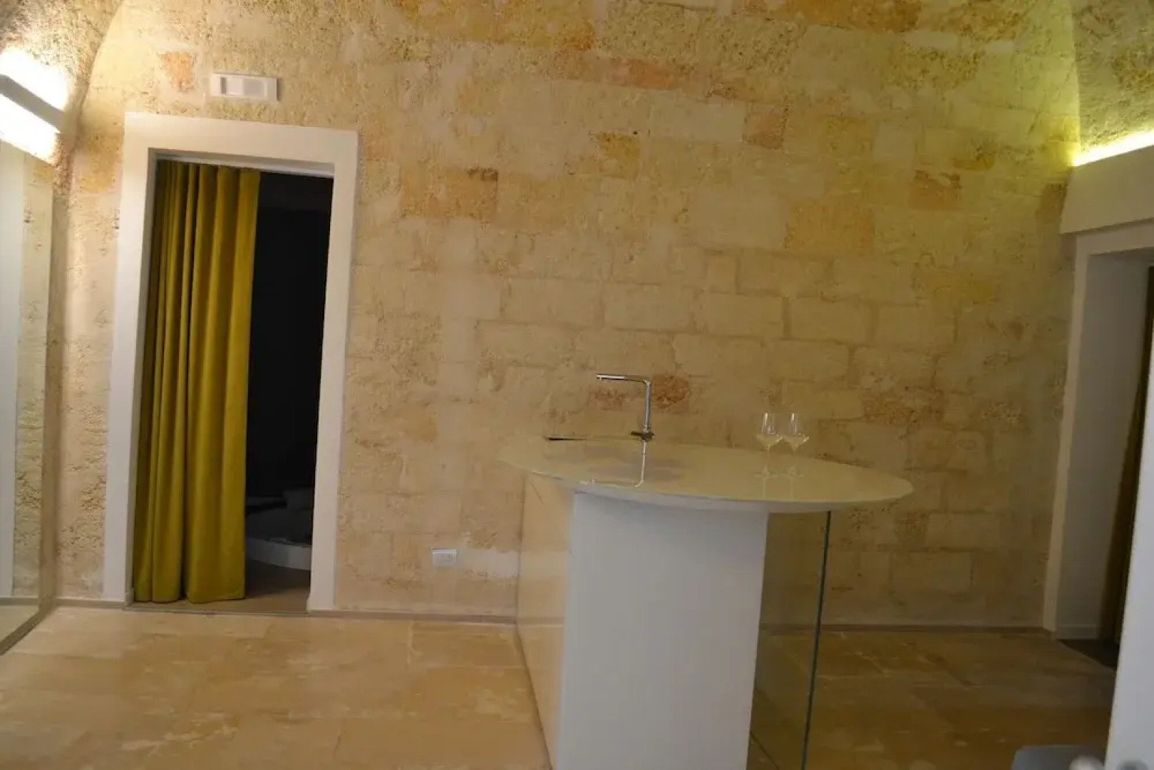 Corte Cairoli B&B and Suite