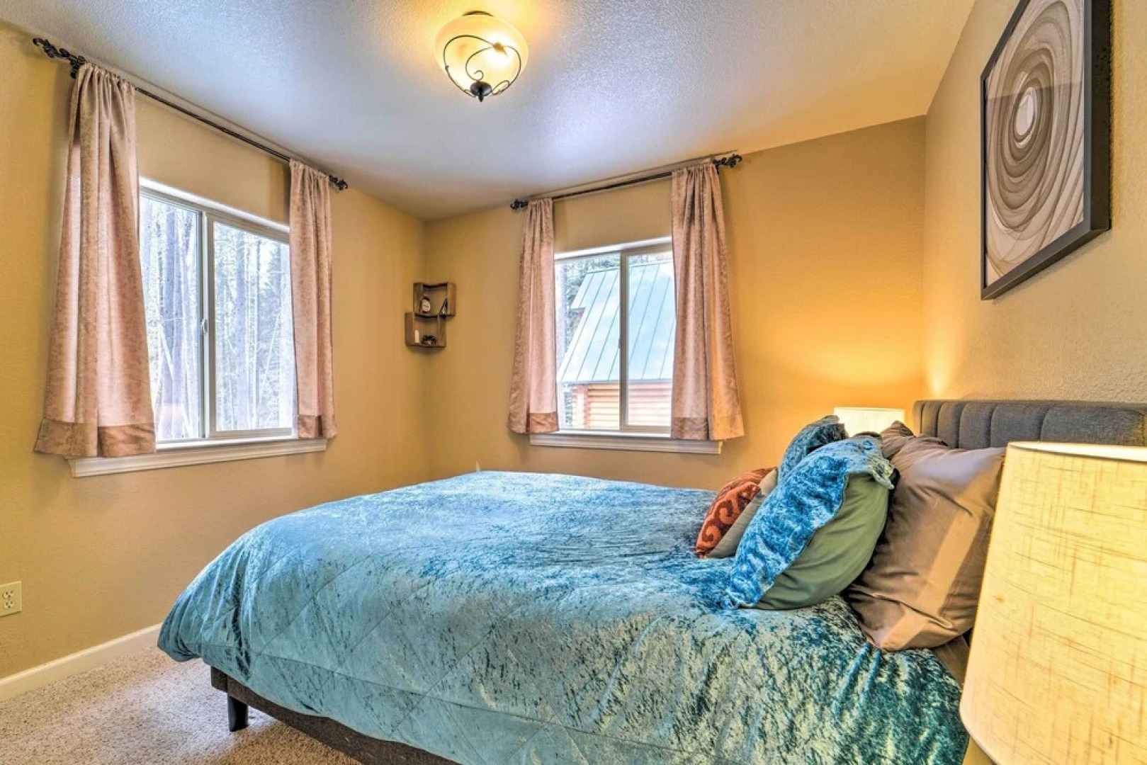 Great for Groups: Soda Springs Cabin w/ Deck!