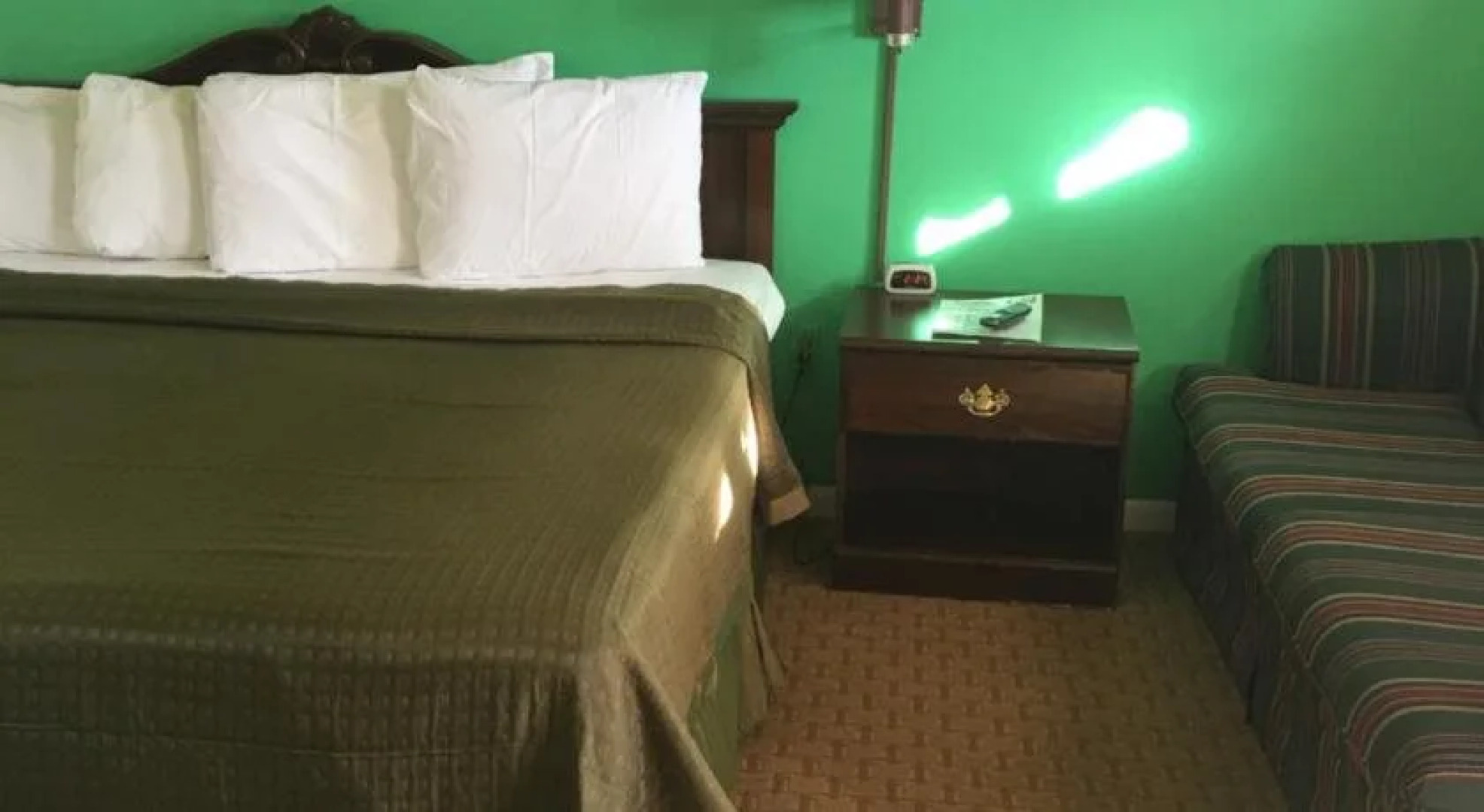 Traveler's Inn Motel