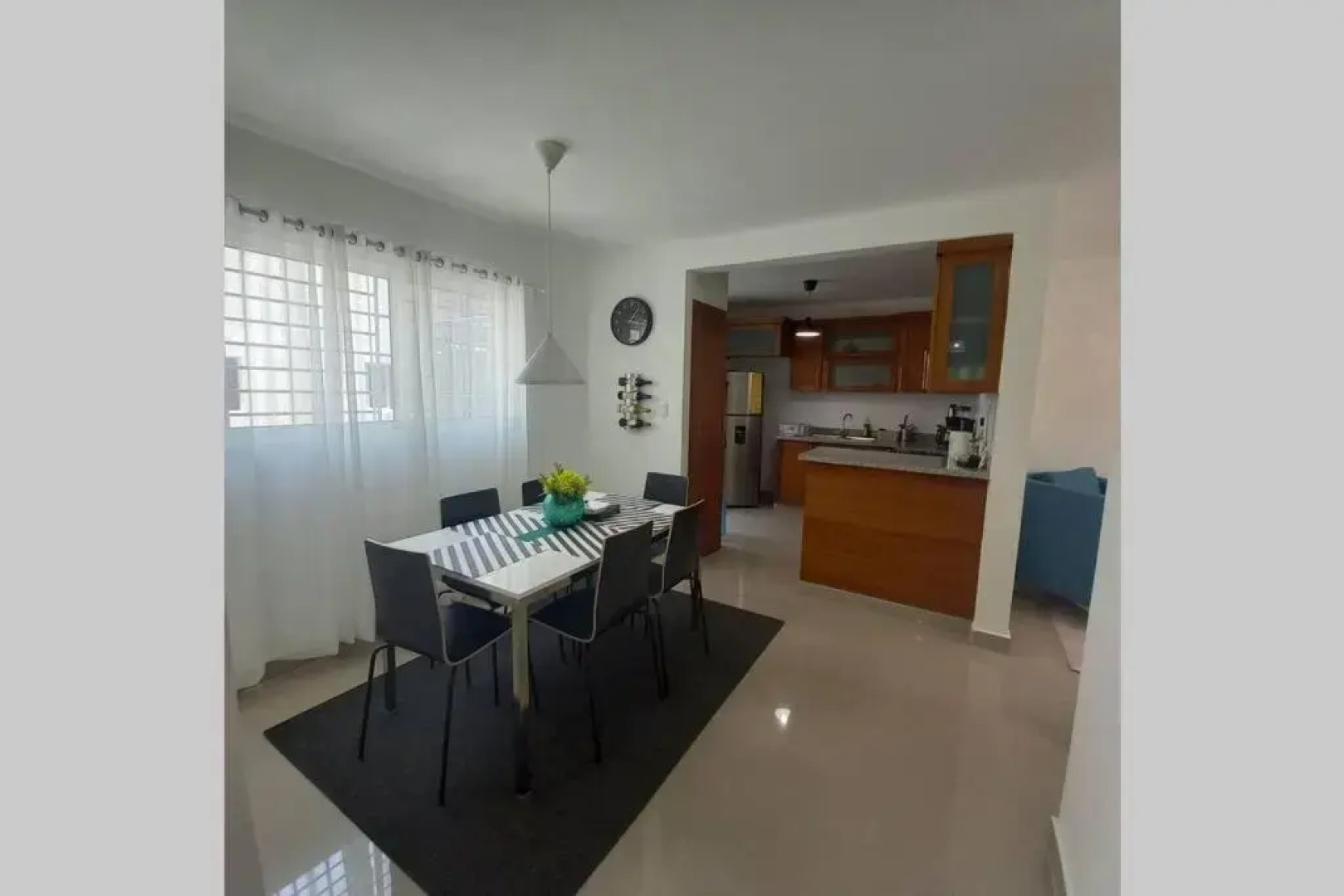 Confortable apartamento de 3 tres habitaciones, con hermosa vista de area verde, ademas de piscinas y juegos infantiles en area recreativa