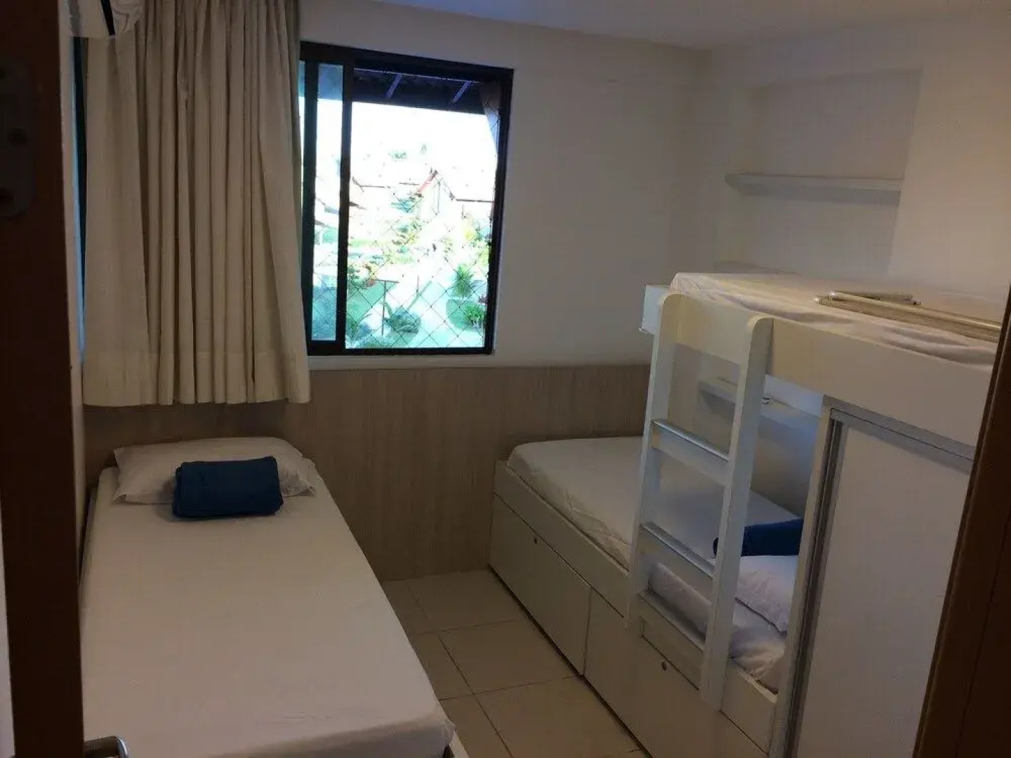 Flat Nui Supreme Beach Living