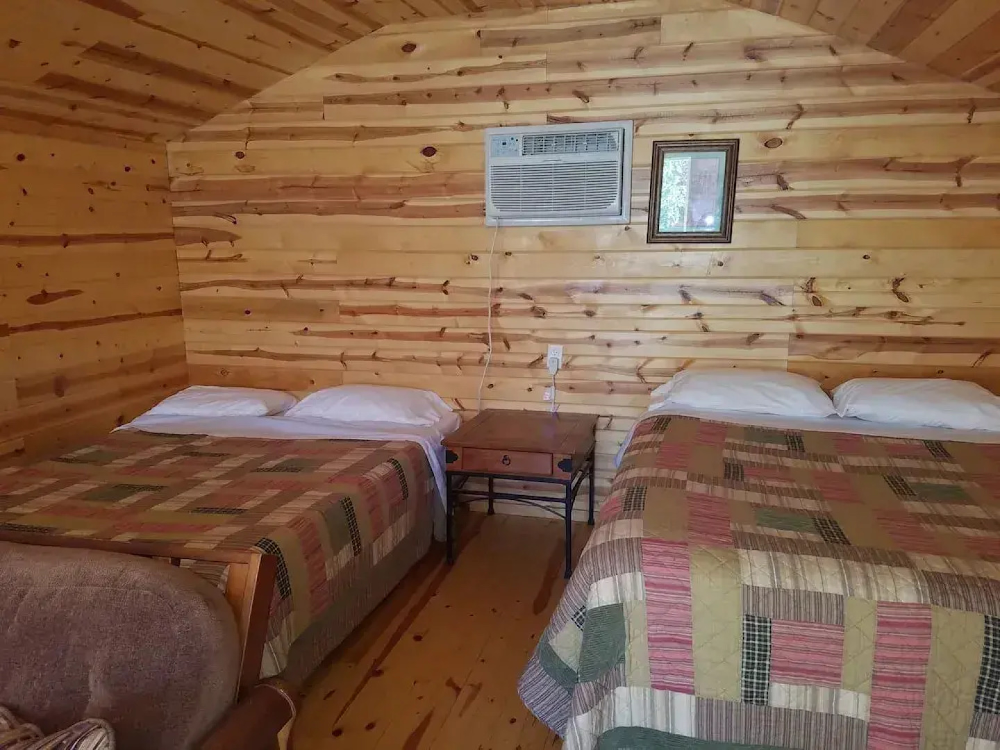 No Name City Luxury Cabins & RV