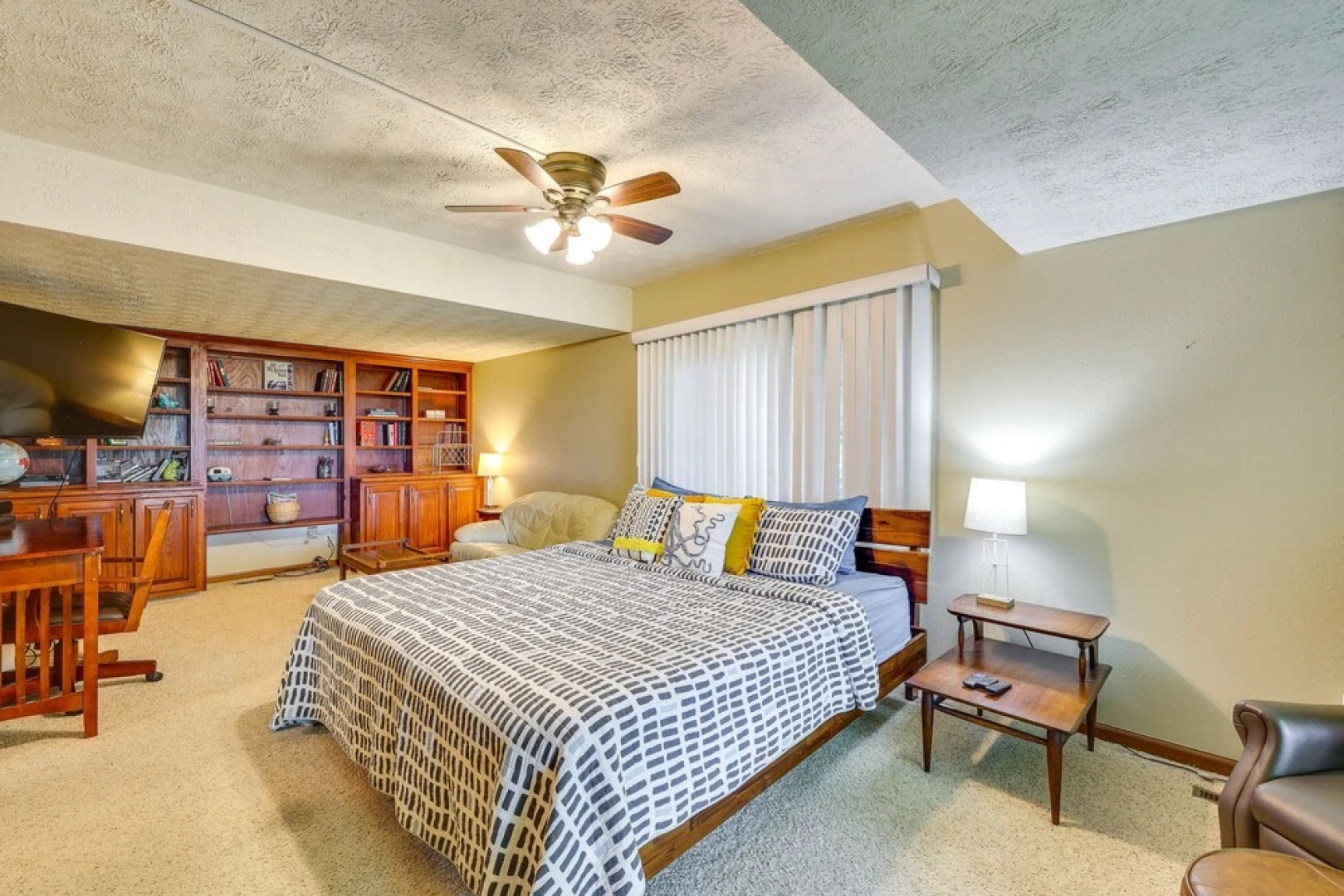 Ozark Mountain View Retreat w/ Hot Tub!