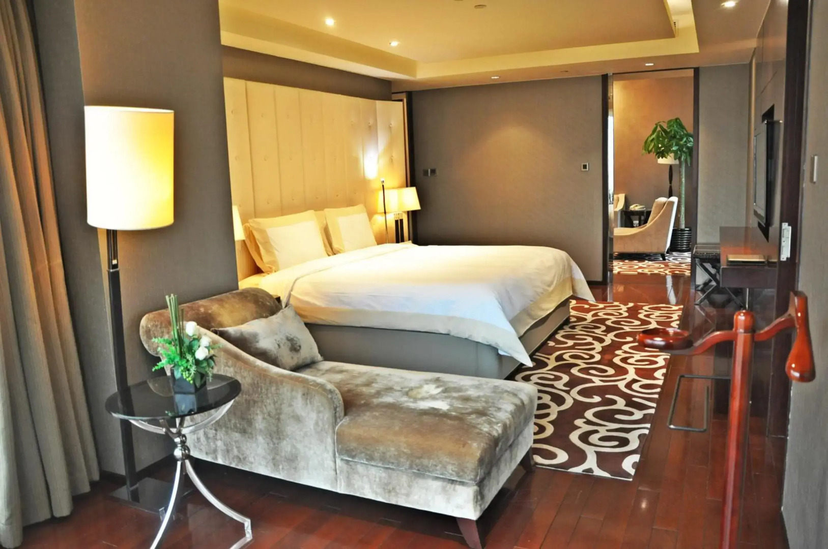 Royal International Hotel