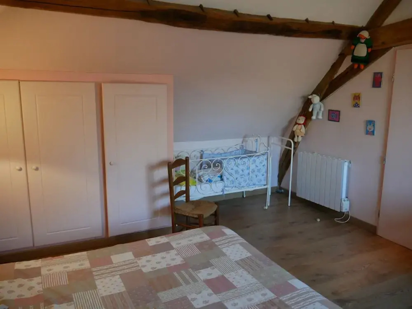 Fantastic Holiday Home With Large Garden in Cultural Surroundings of Saint-ay