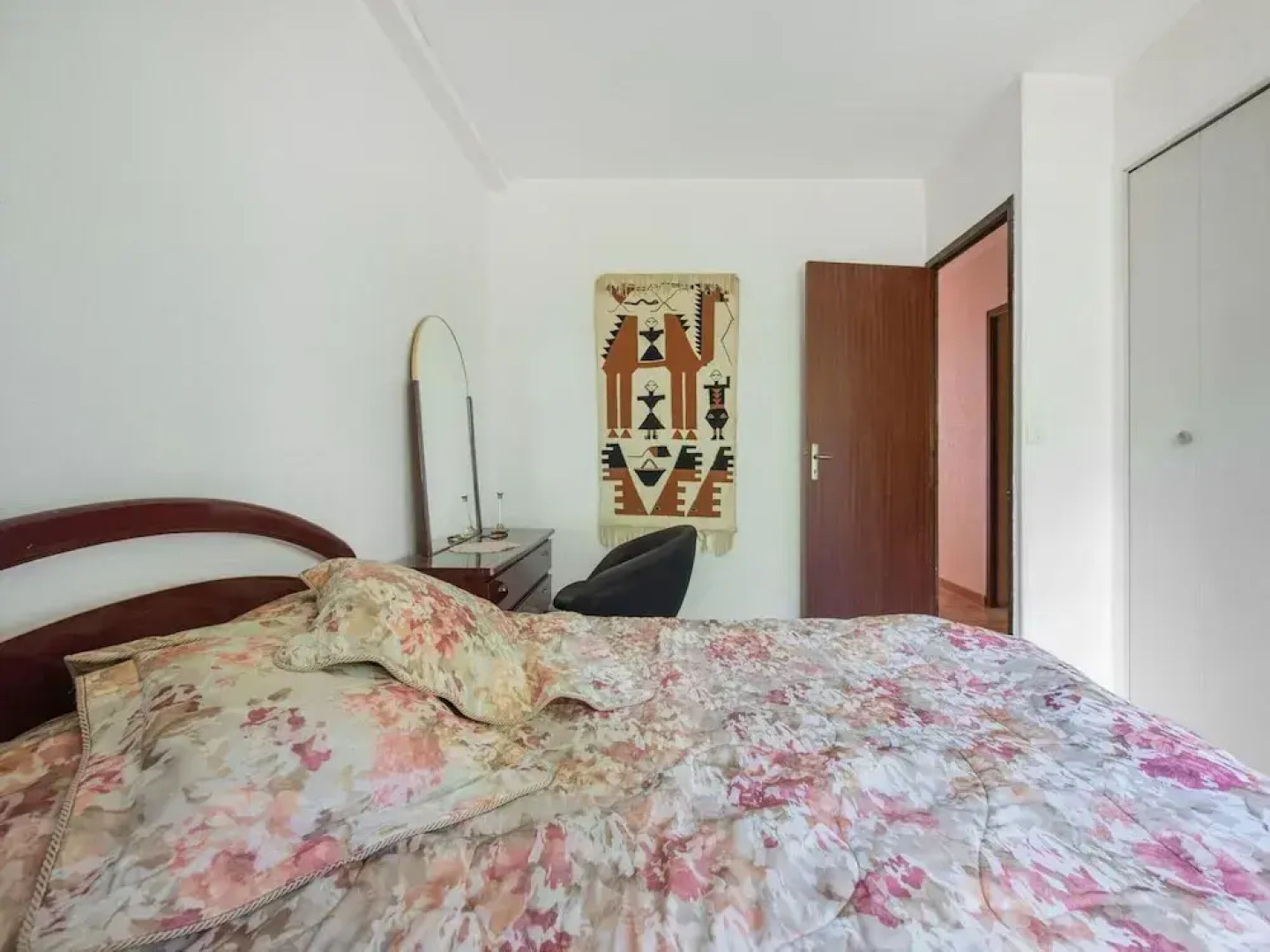 Inviting Holiday Home in Miremont With Garden