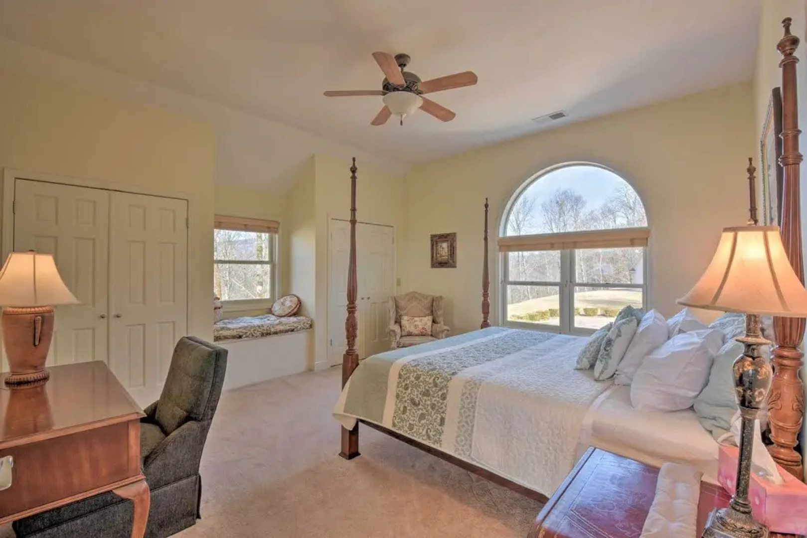Captivating Vacation Rental Apt in Hayesville!