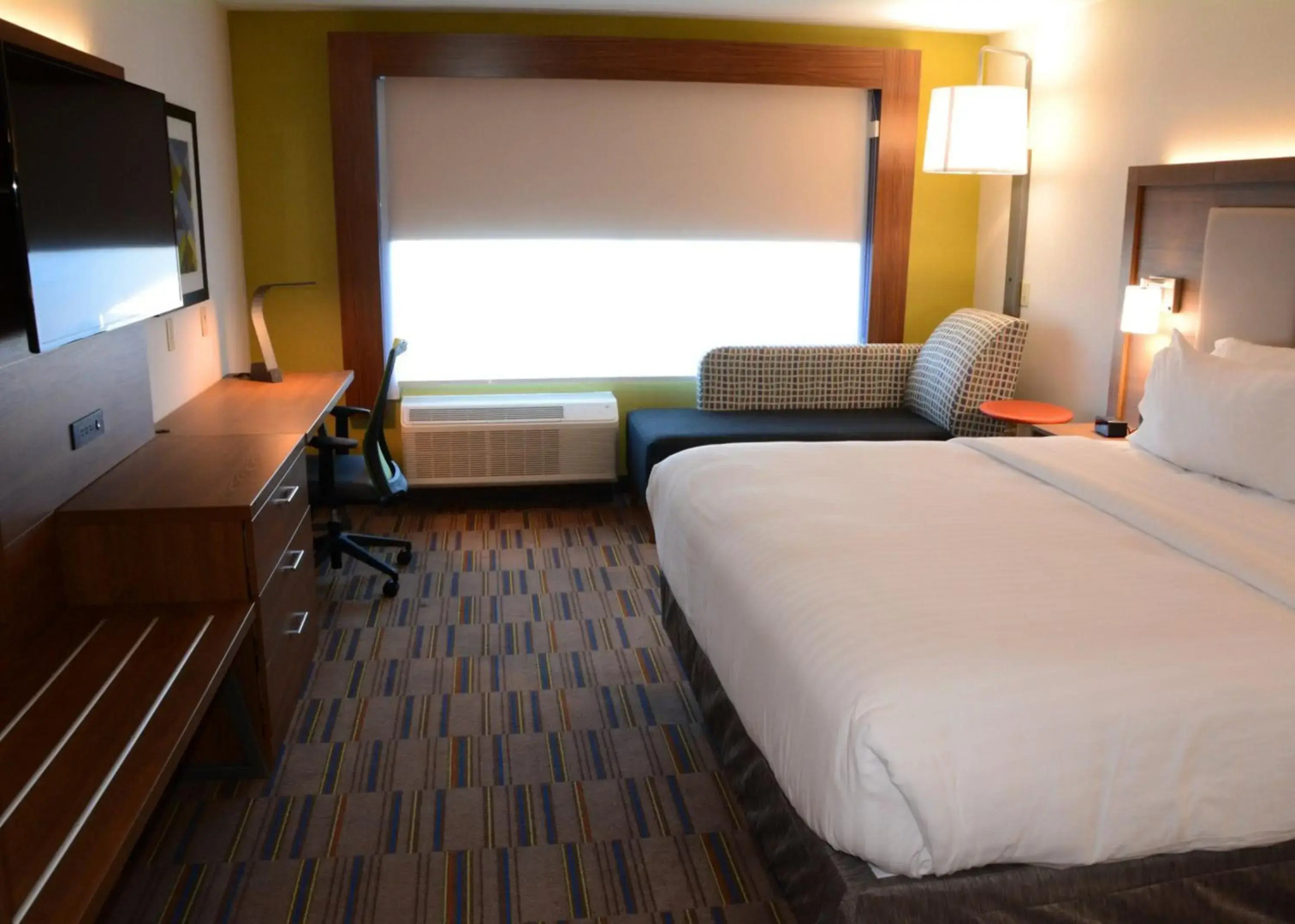 Holiday Inn Express & Suites Pittsburgh - Monroeville