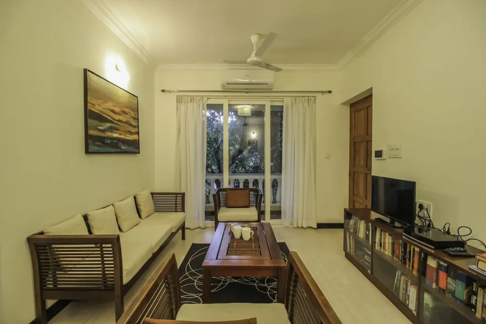 OYO 10801 Home Pool View 2BHK Siolim