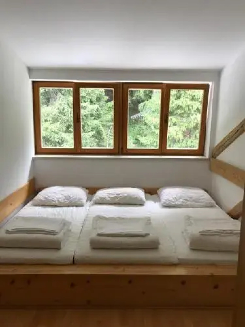 Valvasorjev dom pod Stolom