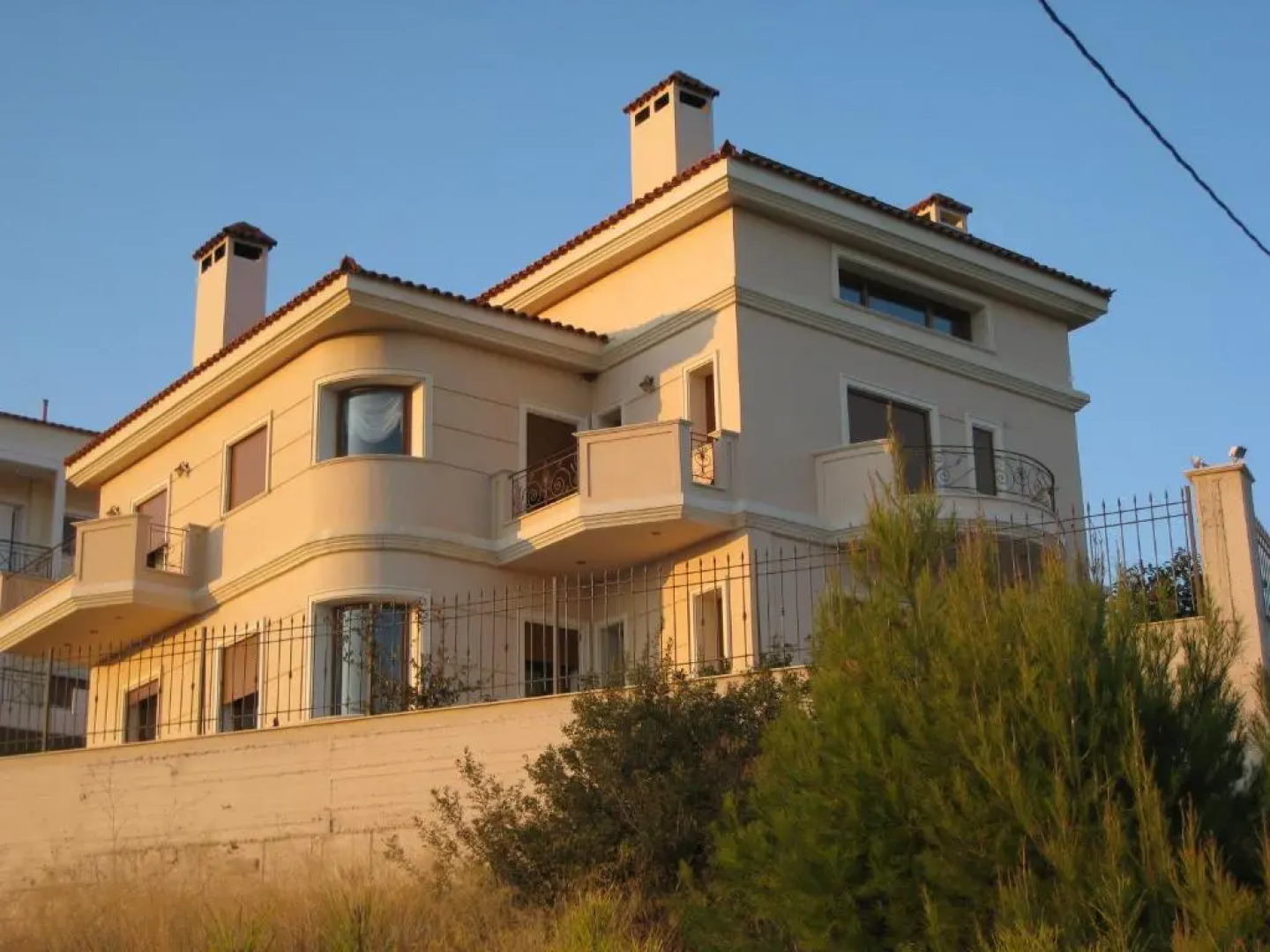 Apartment with a garden, BBQ, swimming pool and jacuzzi