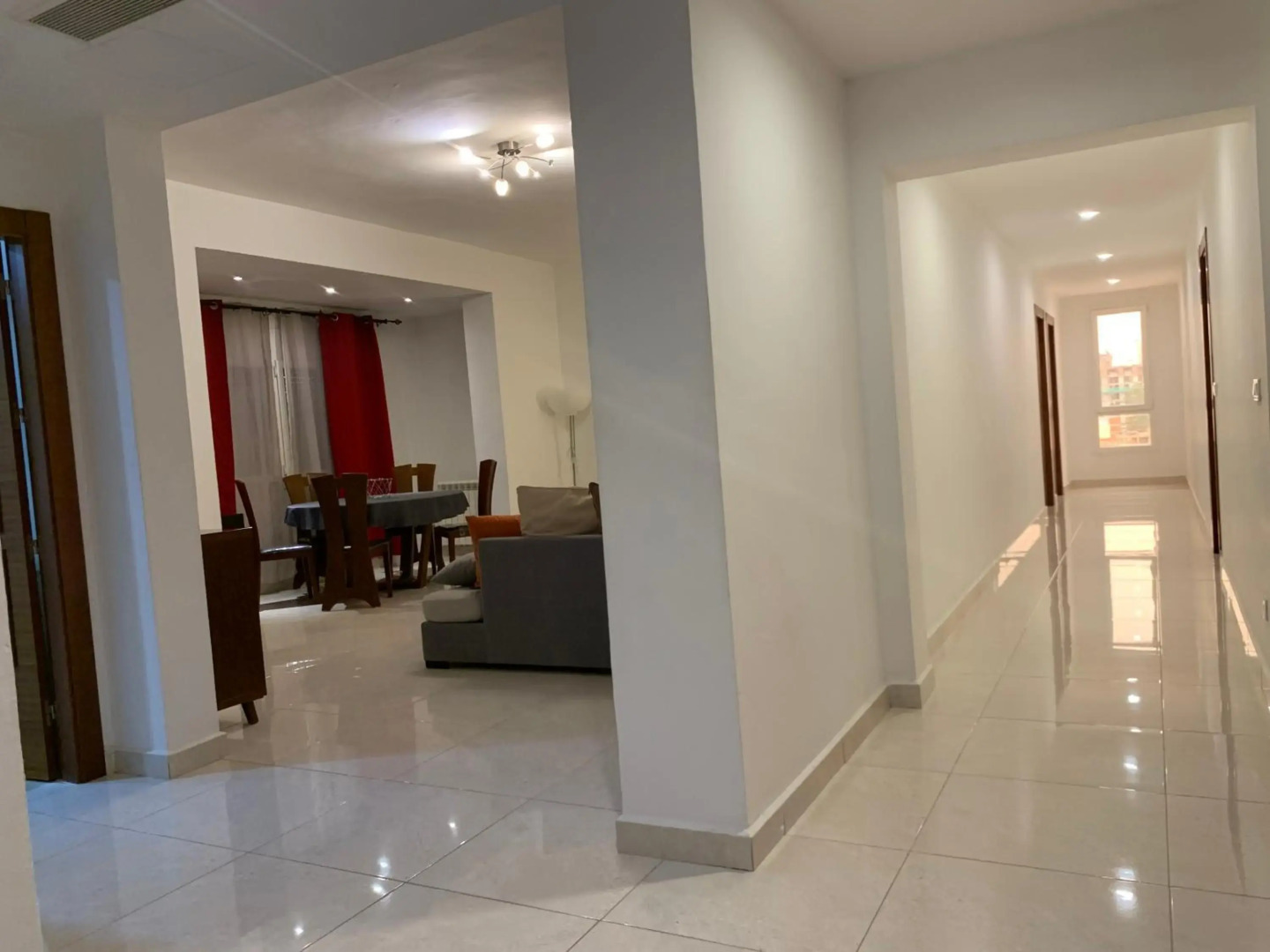 Charmant appartement f4 à la résidence Hasnaoui Oran POUR FAMILLE OU PRO UNIQUEMENT