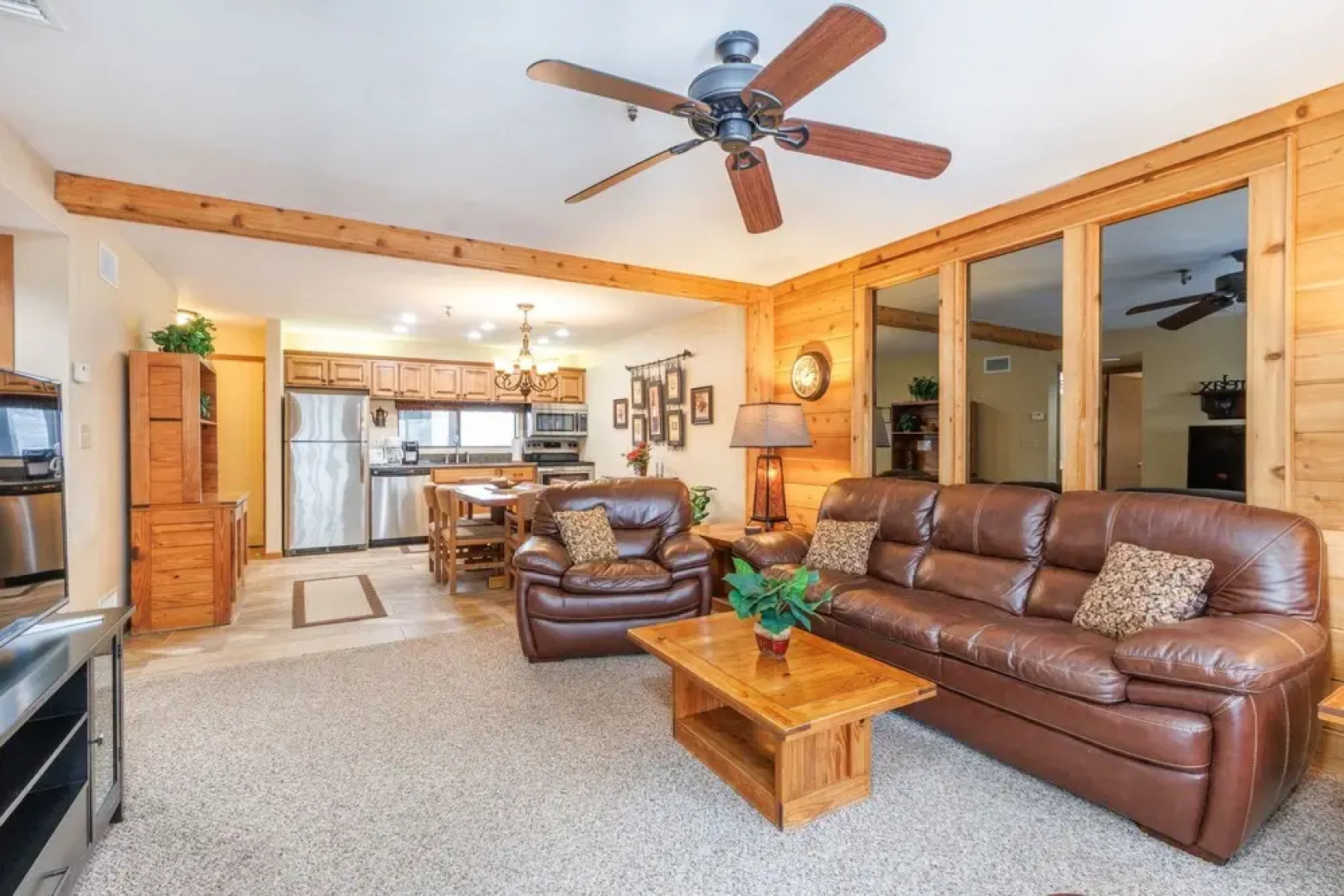 Seven Springs Stoneridge 3 BR Condo, Private Deck by RedAwning