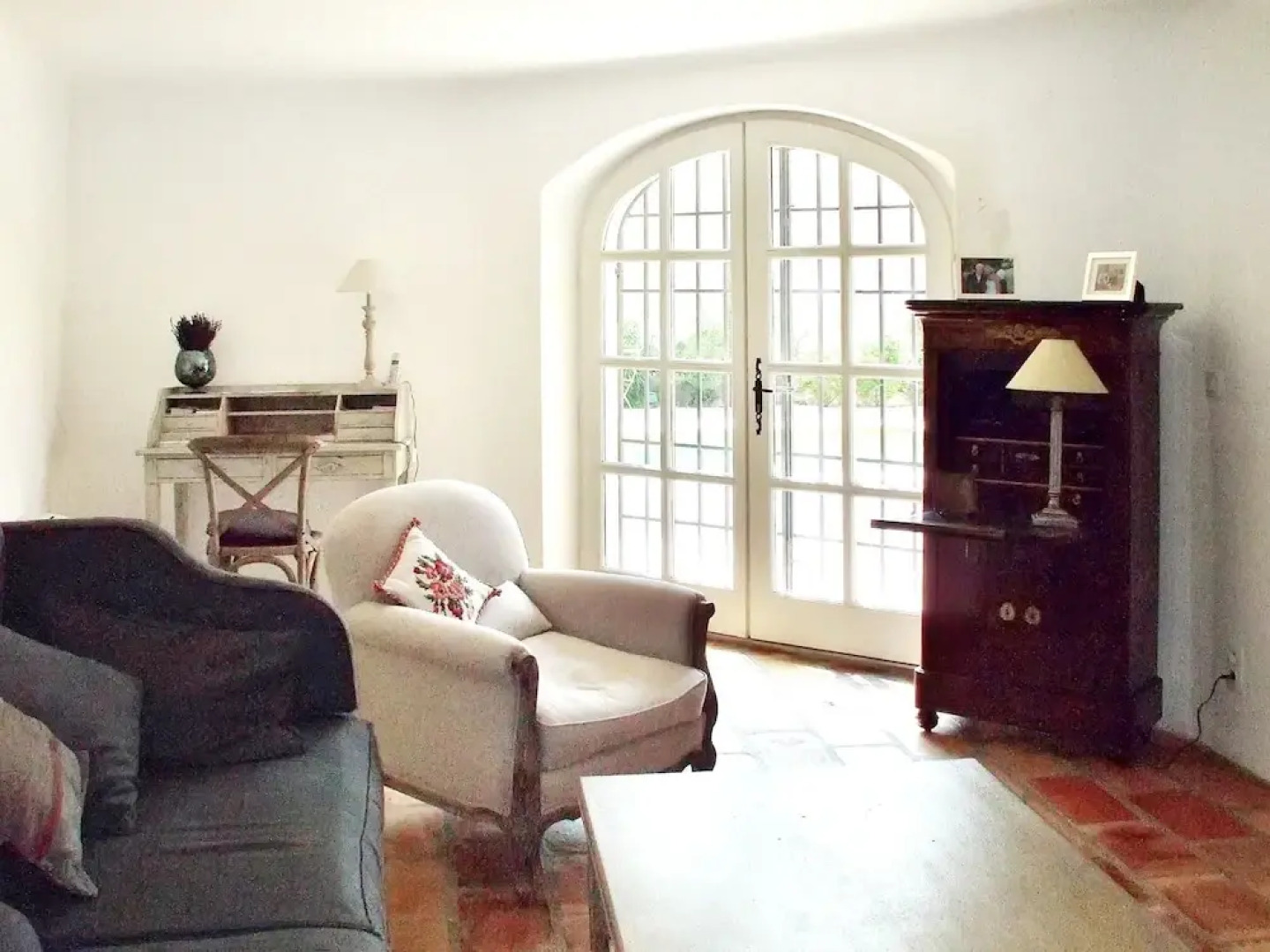 House With 4 Bedrooms in Mollégès, With Wonderful Mountain View, Priva