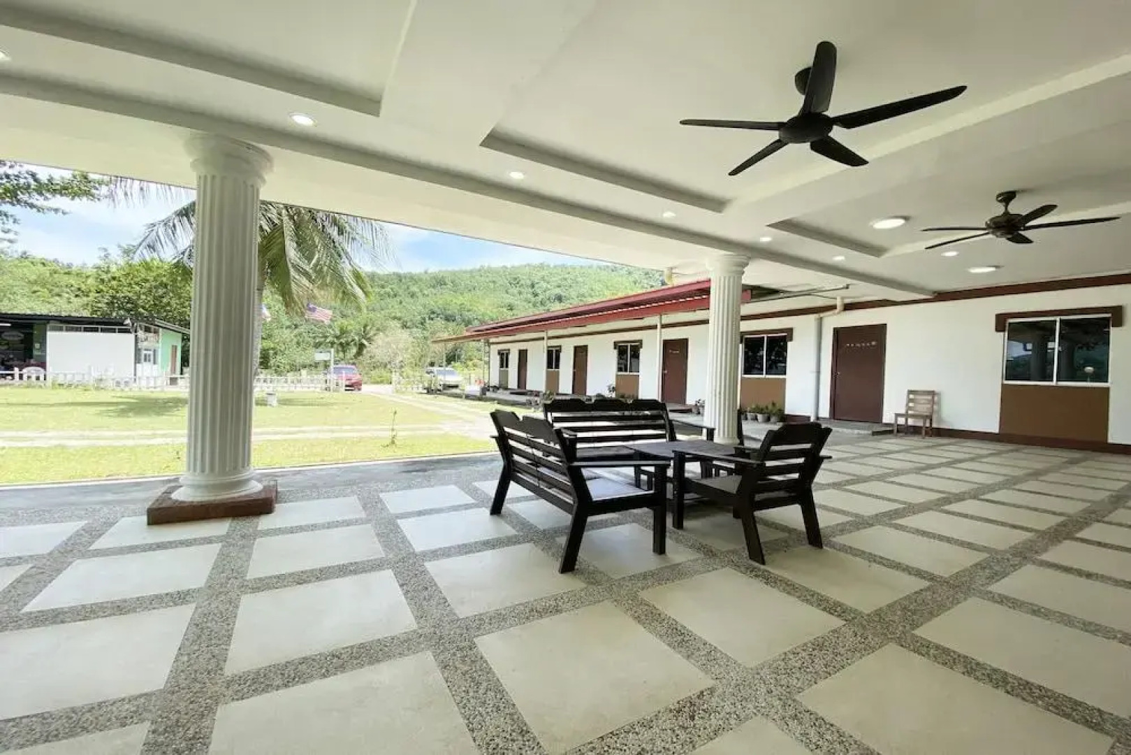 Ambong Bay Resthouse by Oyo Rooms