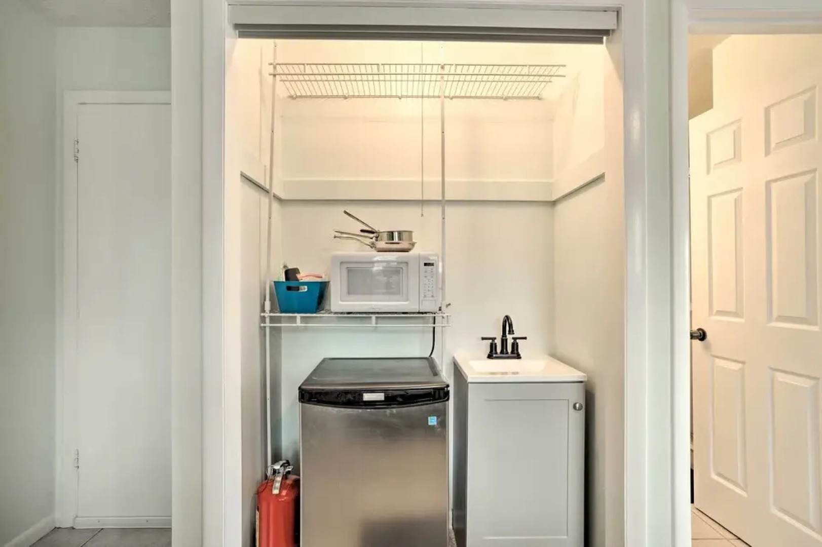 Pet-friendly Jensen Beach Home w/ Yard Near Ocean!