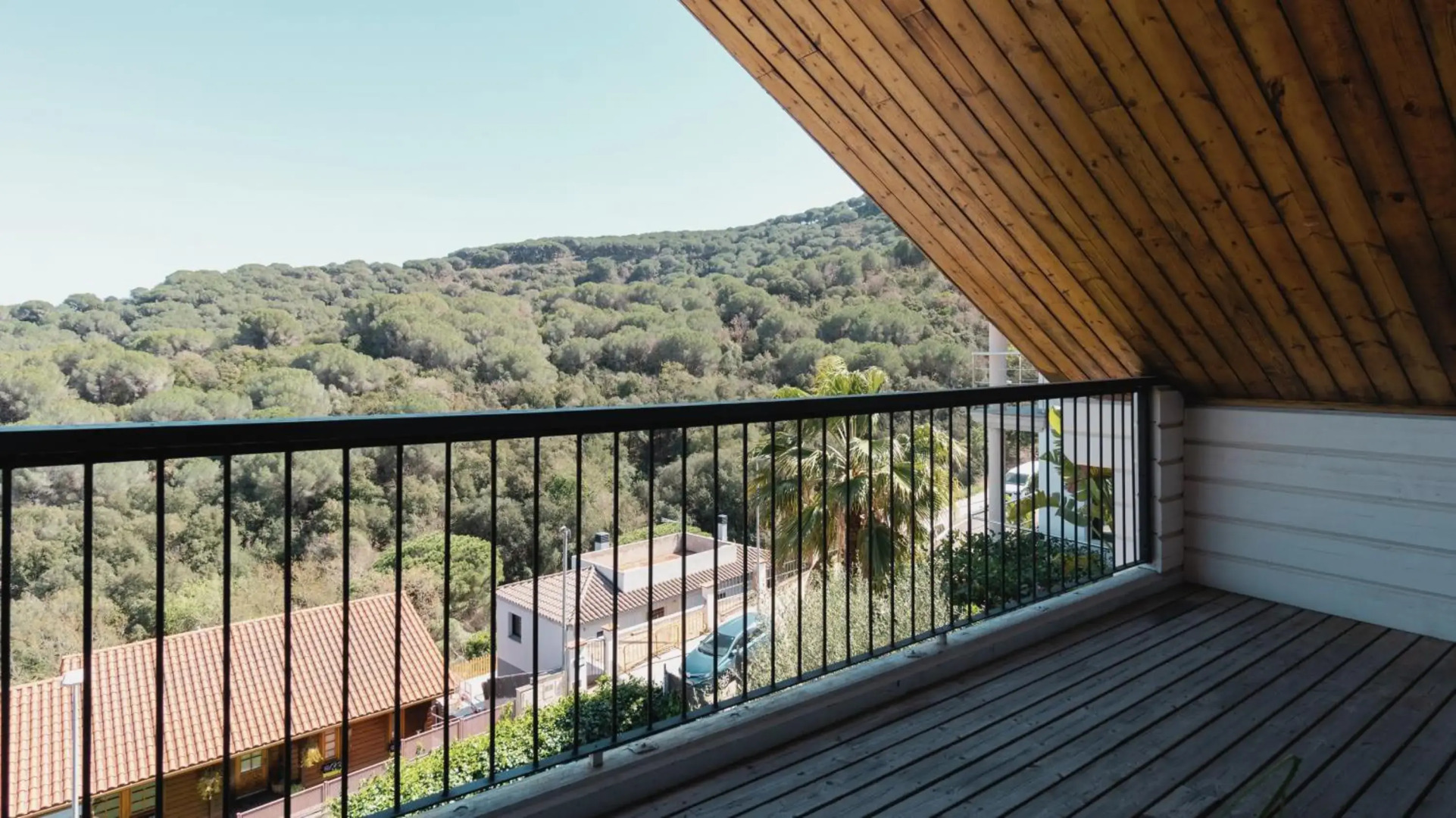 Finland House Barcelona- Increíbles vistas a la montaña