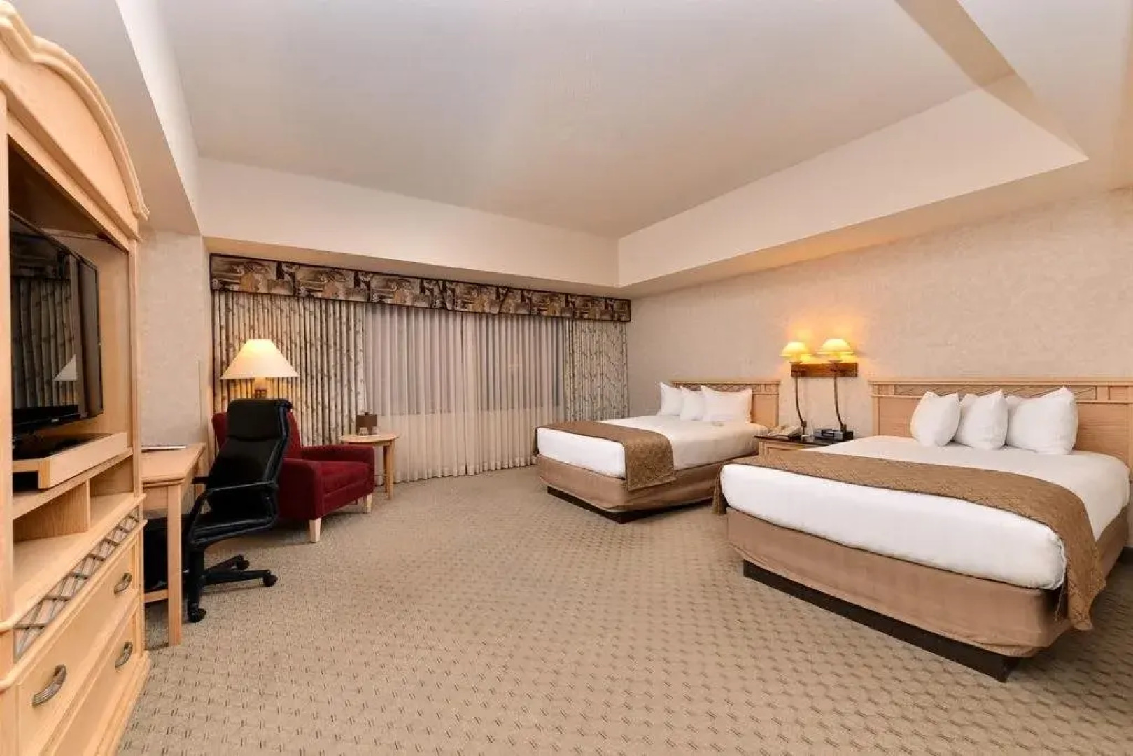 Edward Hotel & Convention Center