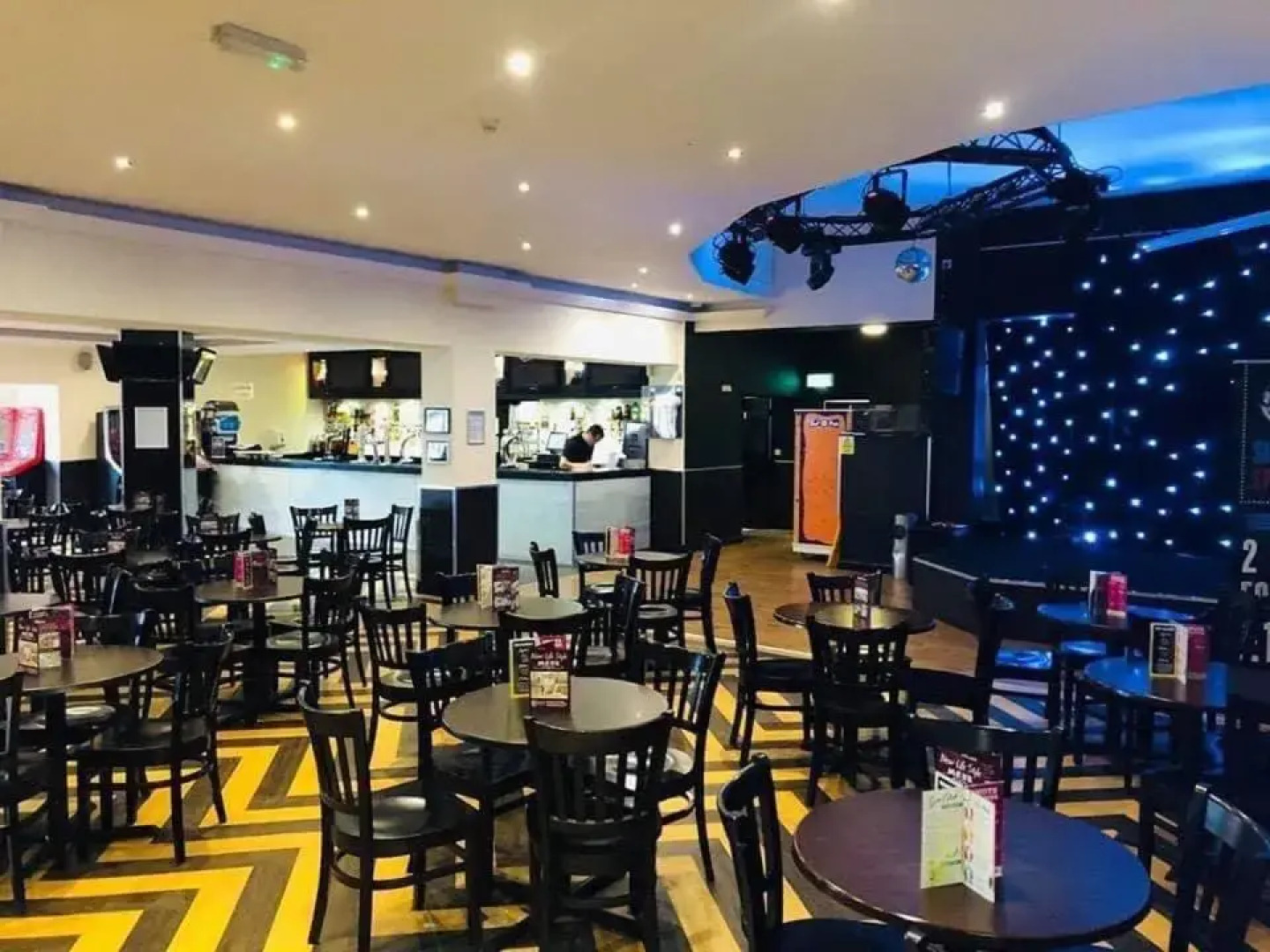 Lyons Robin Hood, Savannah