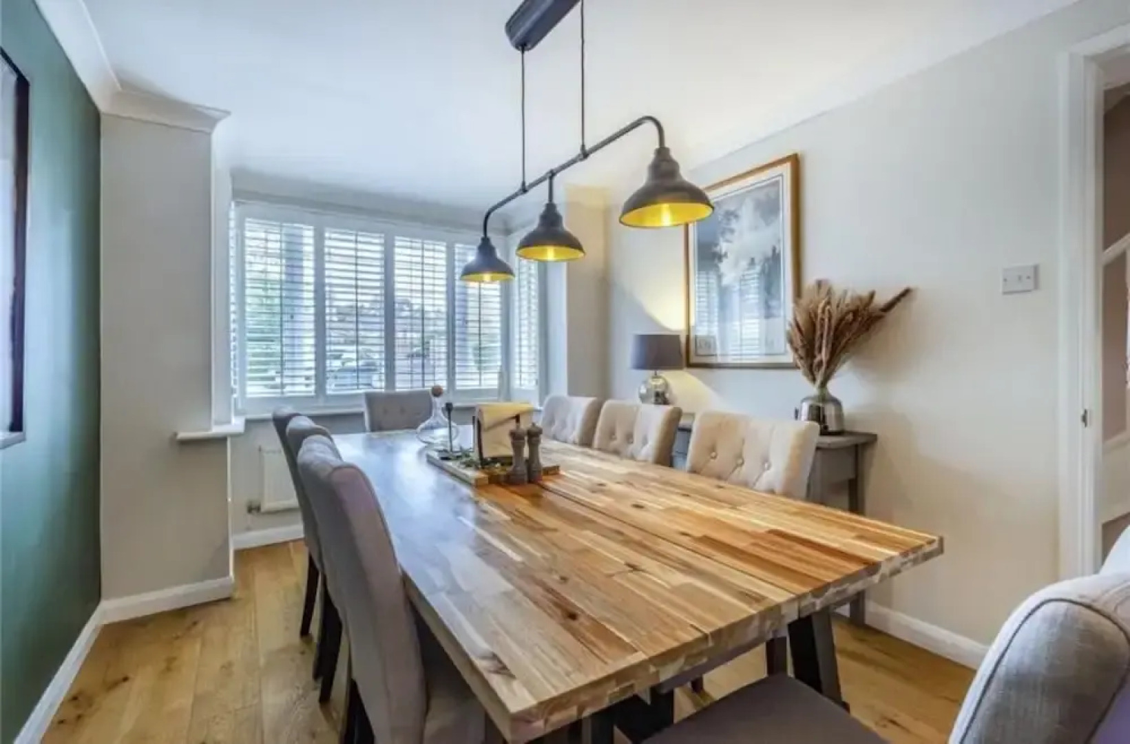 Homely 4 Bedroom House Addlestone