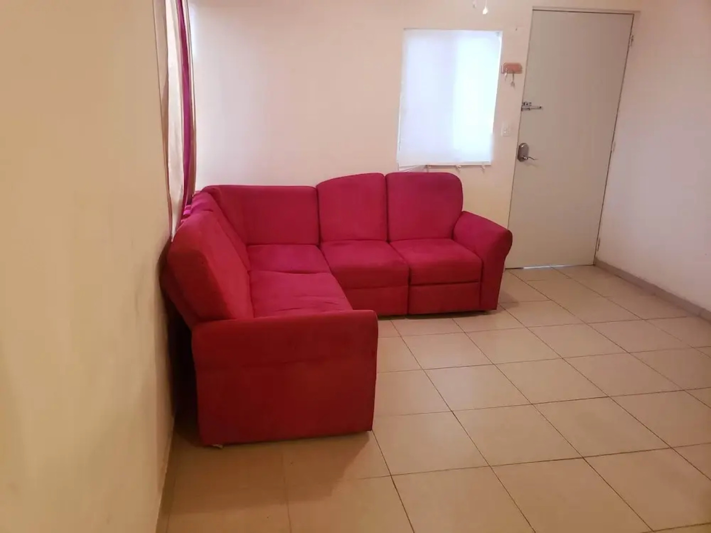 Comfortable Apartment, Secure and Private Complex, With Perimeter Fence