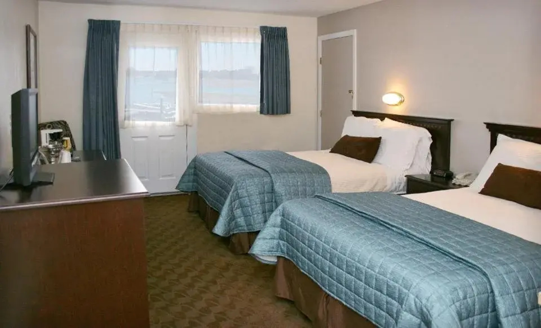 The Hotel at Cape Ann Marina