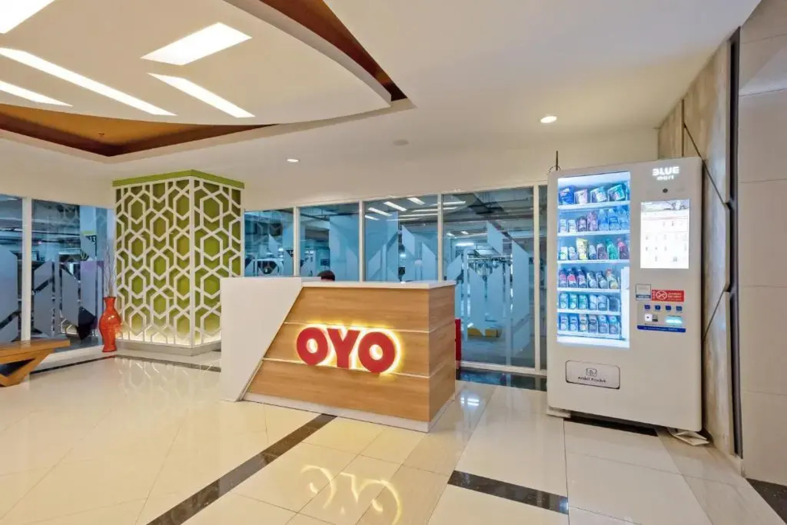 OYO 3390 Apartment Grand Kamala Lagoon Avenue